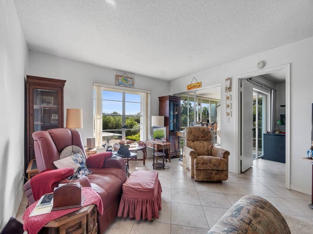 200 GREYTWIG Road, #213, Vero Beach, FL 32963 Image00012