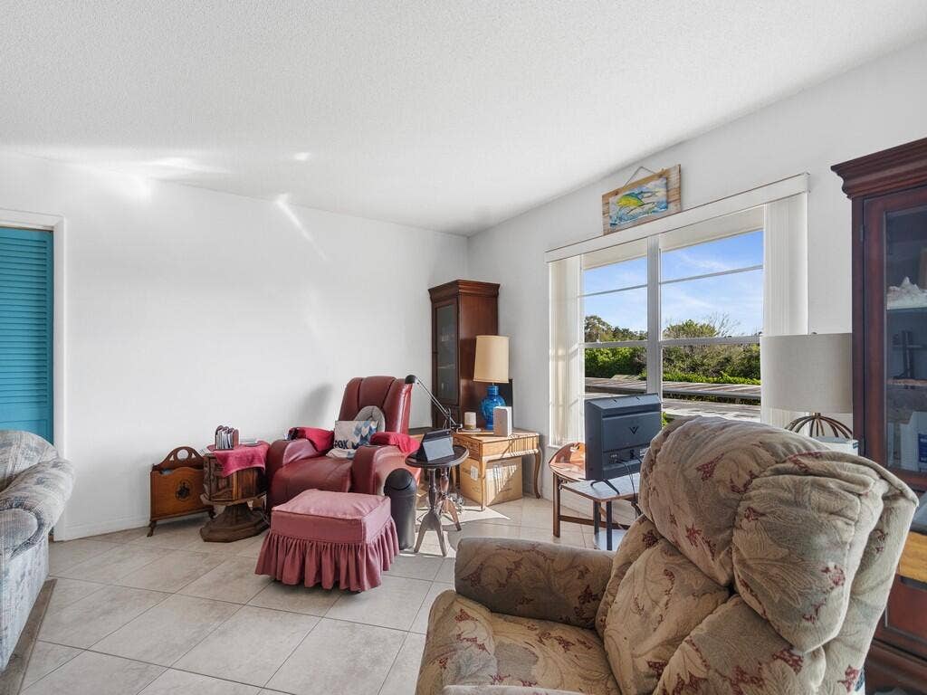 200 GREYTWIG Road, #213, Vero Beach, FL 32963 Image00013