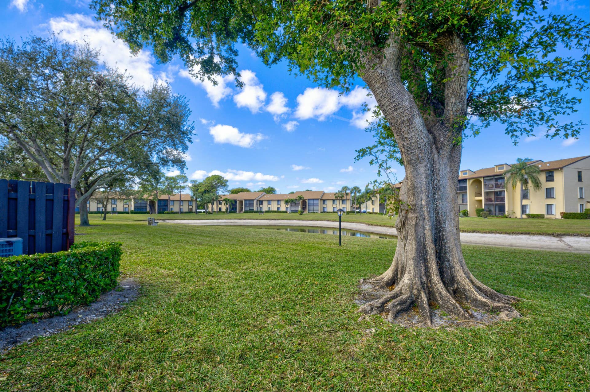 816 SKY PINE Way, #E, Greenacres, FL 33415 Great Space