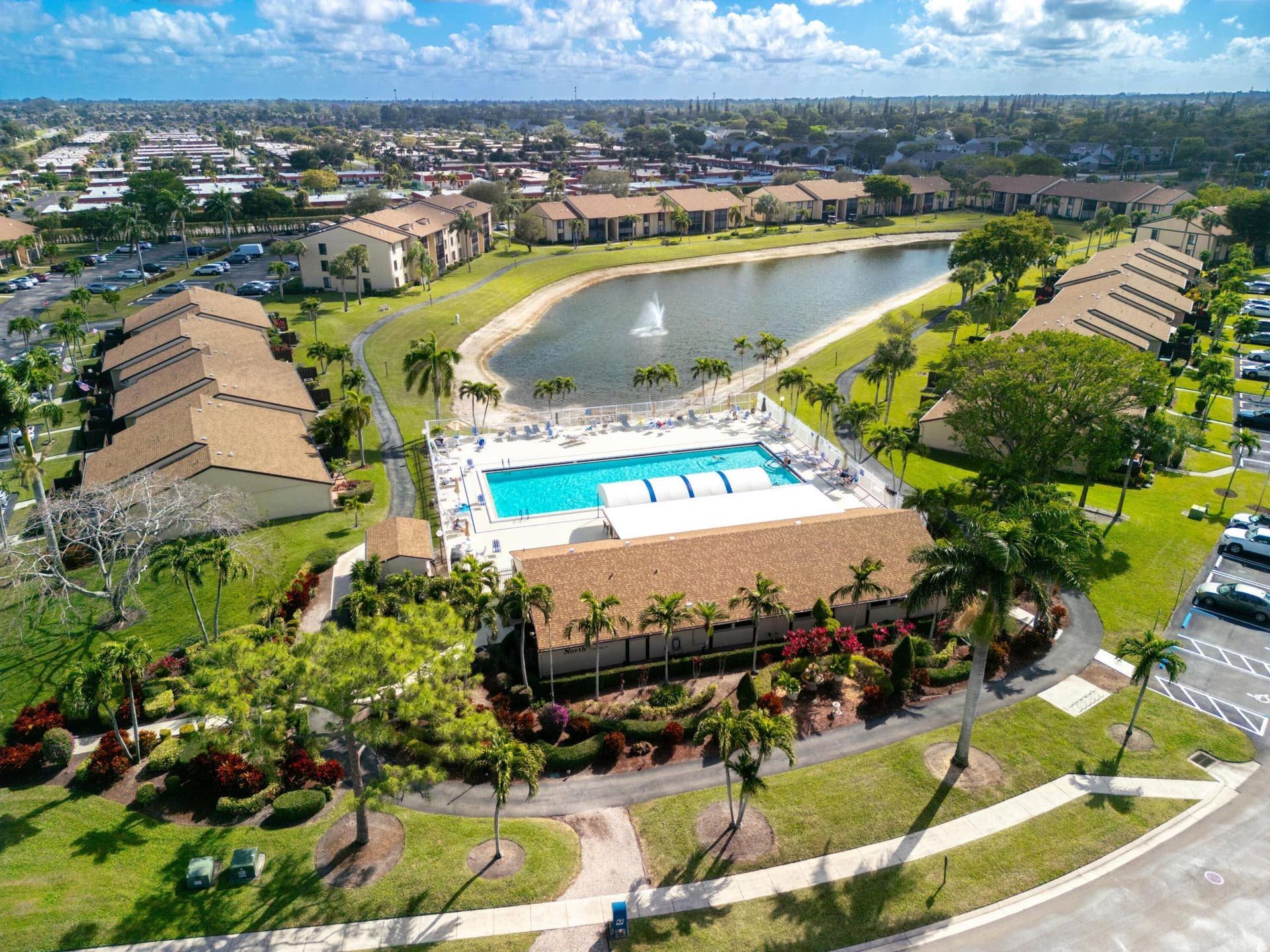 816 SKY PINE Way, #E, Greenacres, FL 33415 Fun happens here