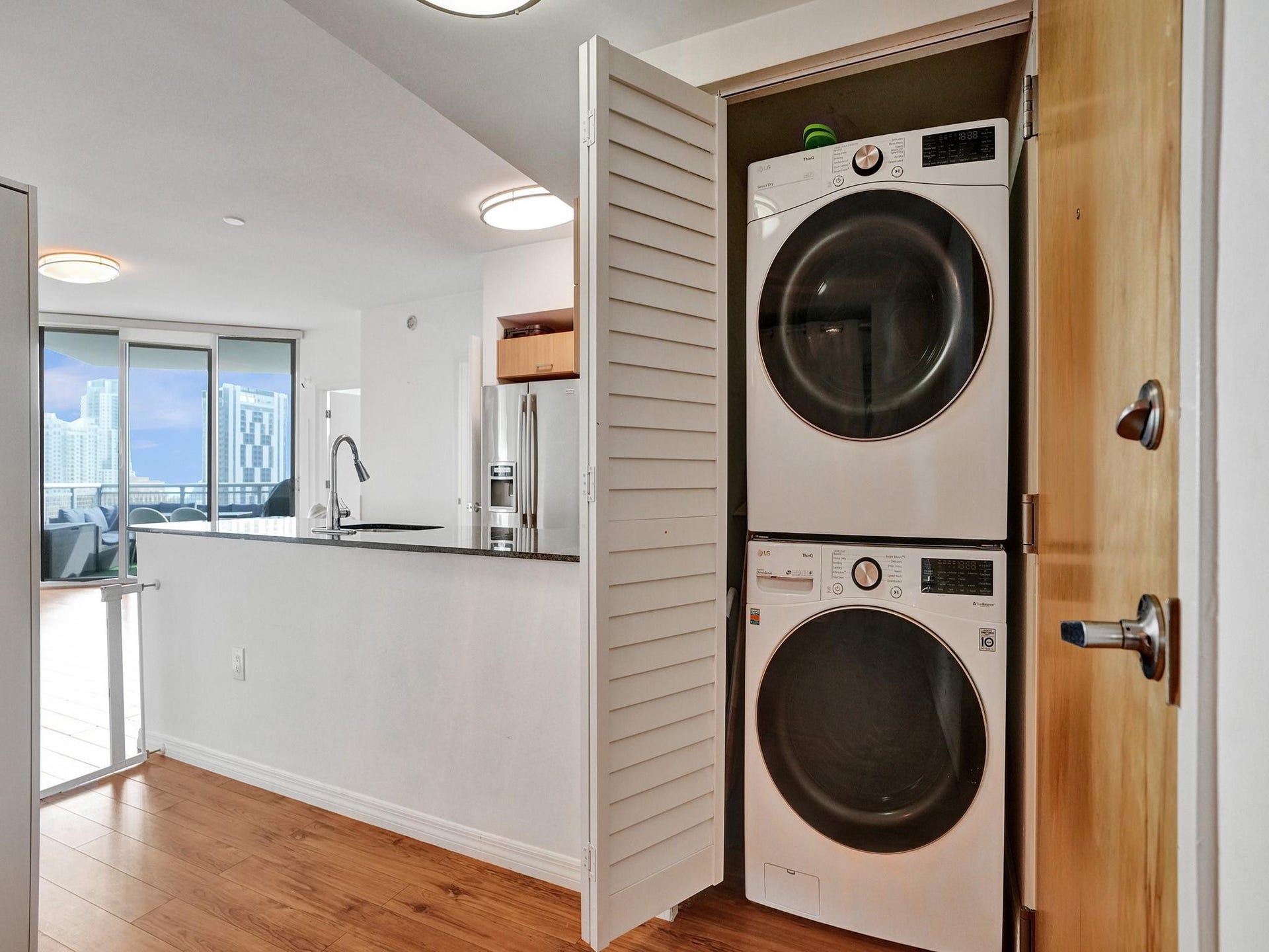 350 S MIAMI Avenue, #2805, Miami, Miami, FL 33130 Photo 19