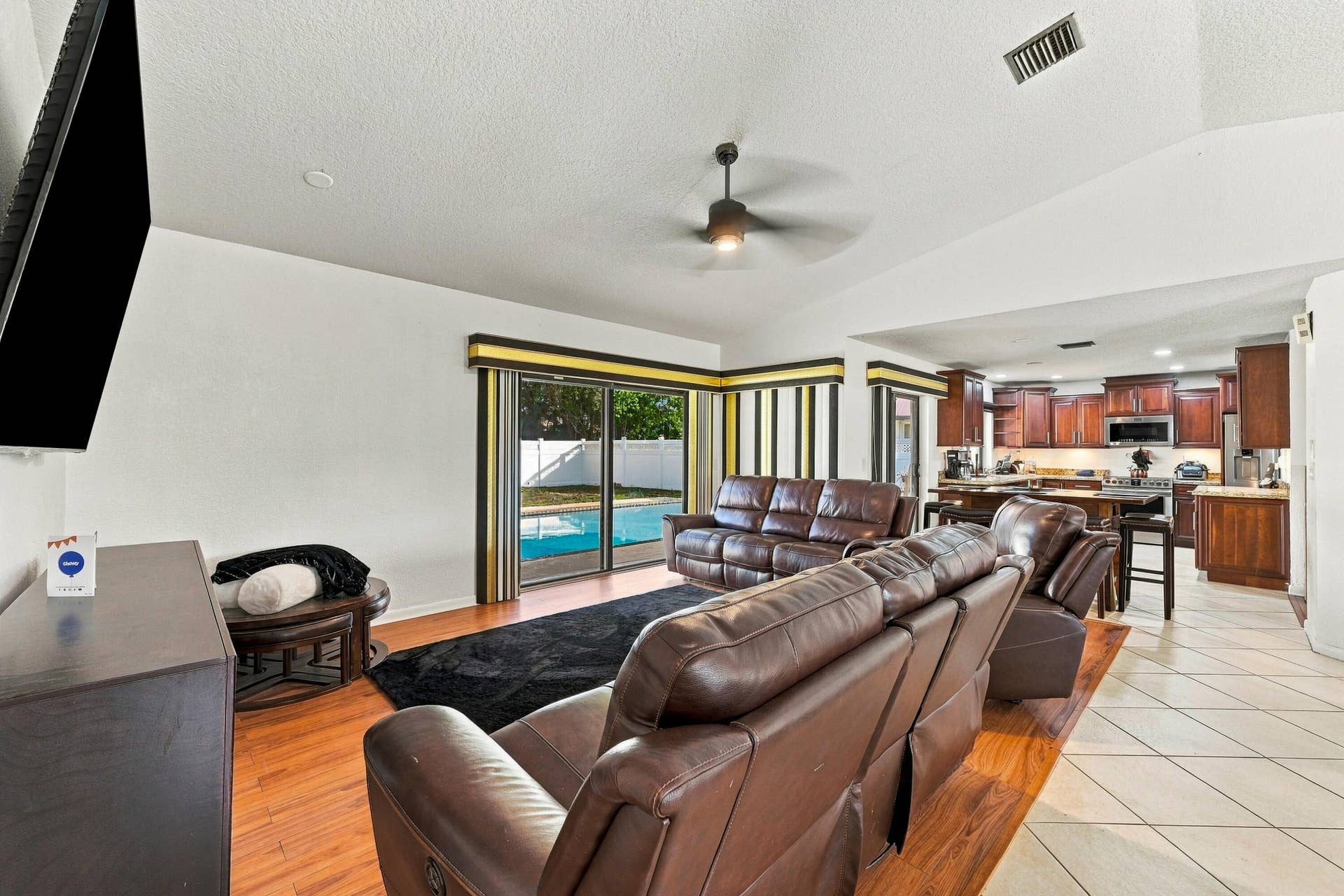 08_living room