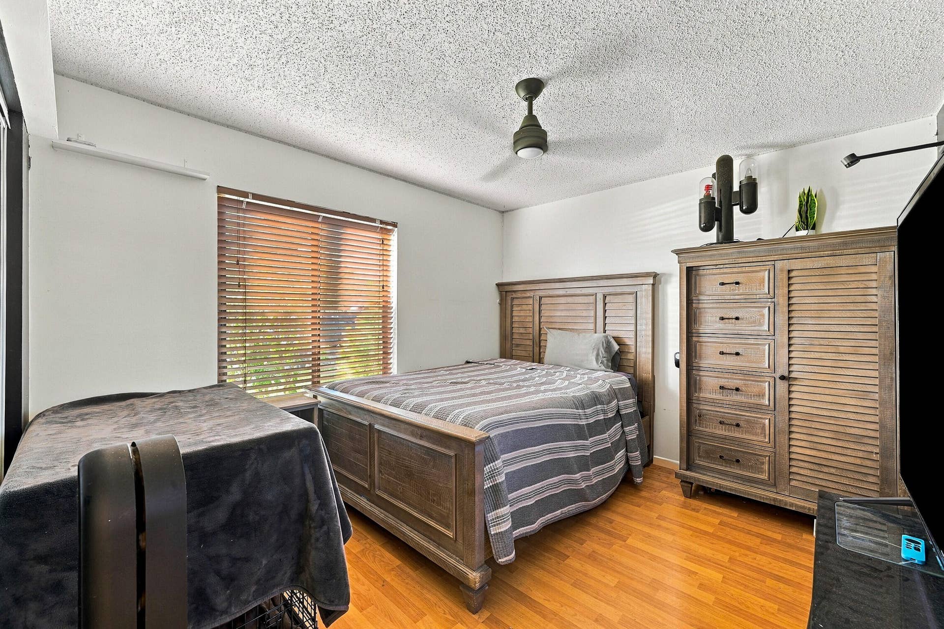 25_bedroom 3