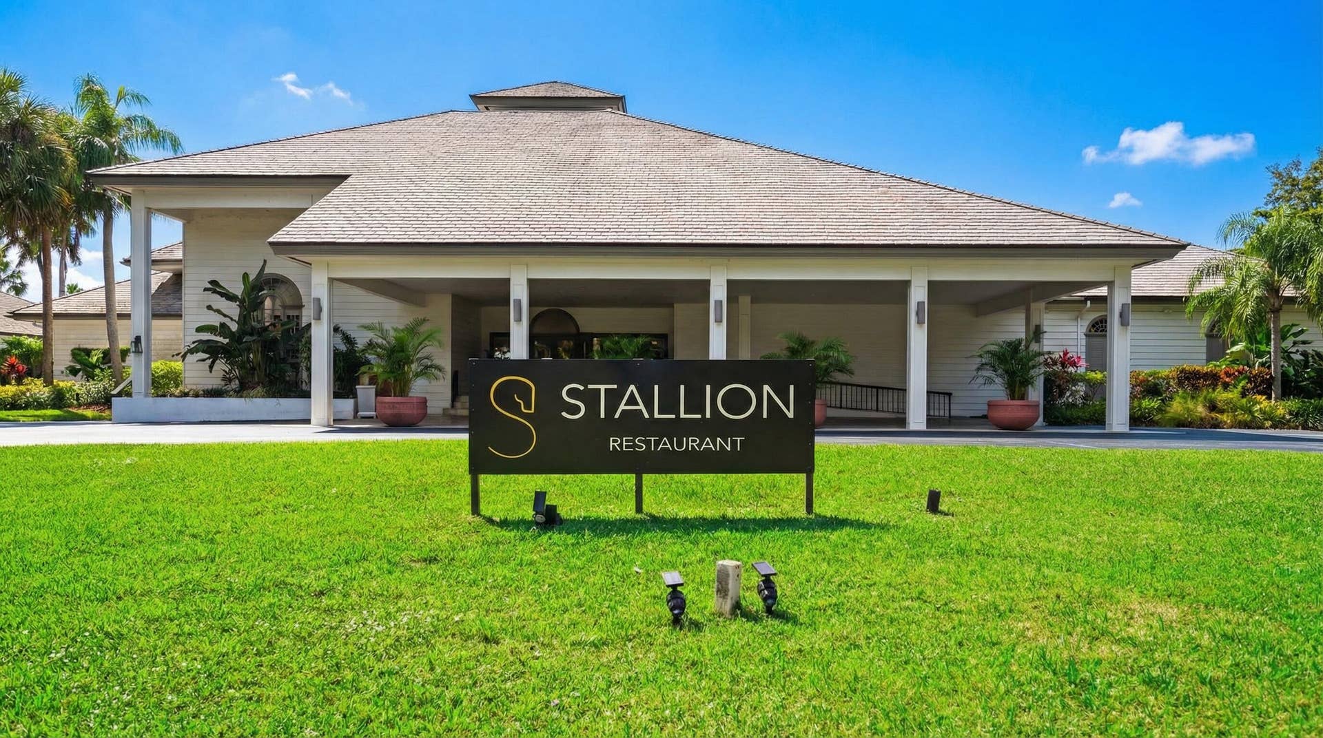 12563 MALLET Circle, Wellington, FL 33414 Restaurant in the community