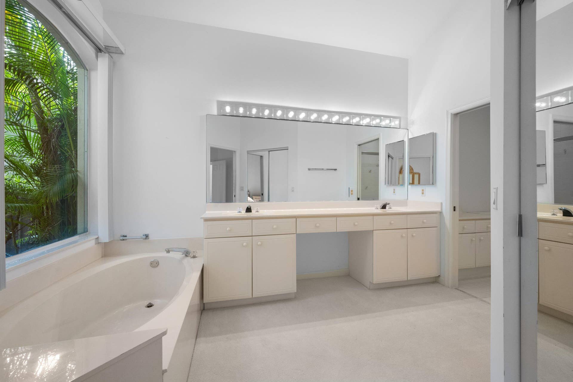 12563 MALLET Circle, Wellington, FL 33414 Primary en-suite bathroom