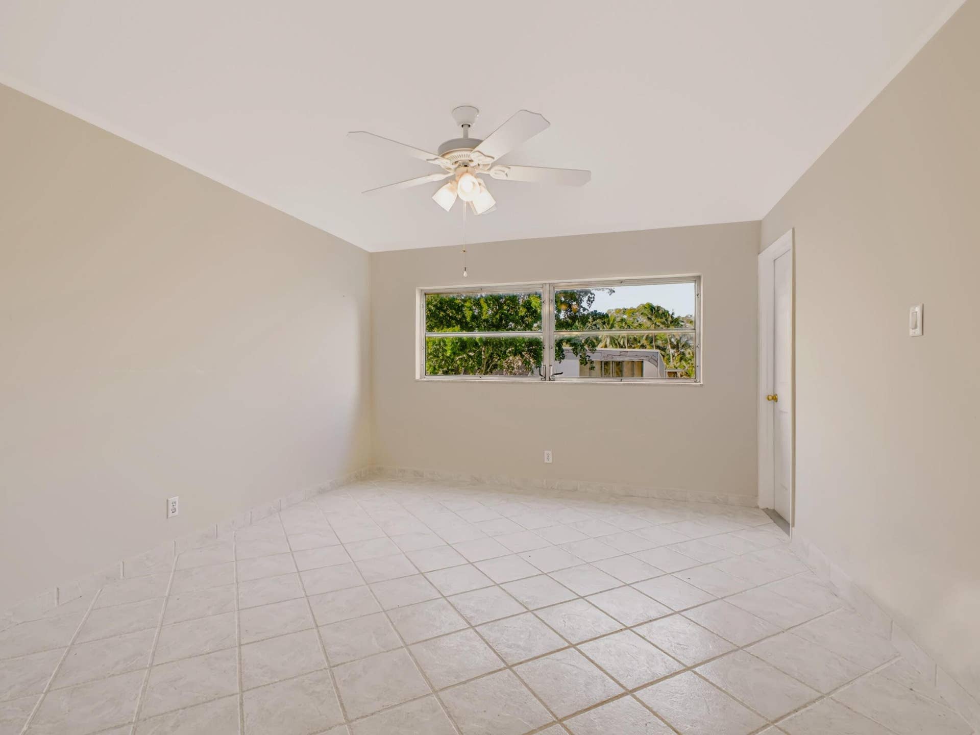 1425 ATLANTIC SHORES Boulevard, #307, Hallandale Beach, FL 33009 Bedroom 1