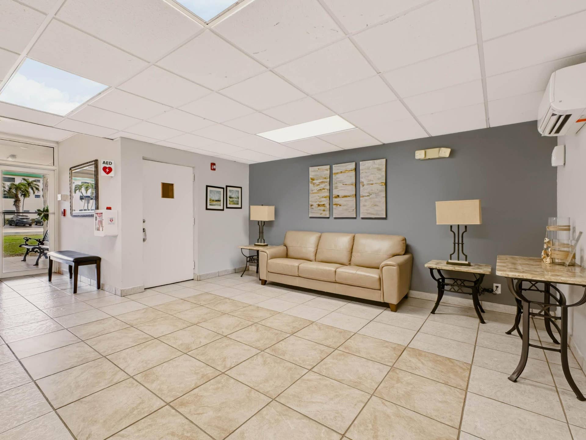 1425 ATLANTIC SHORES Boulevard, #307, Hallandale Beach, FL 33009 Lobby 1