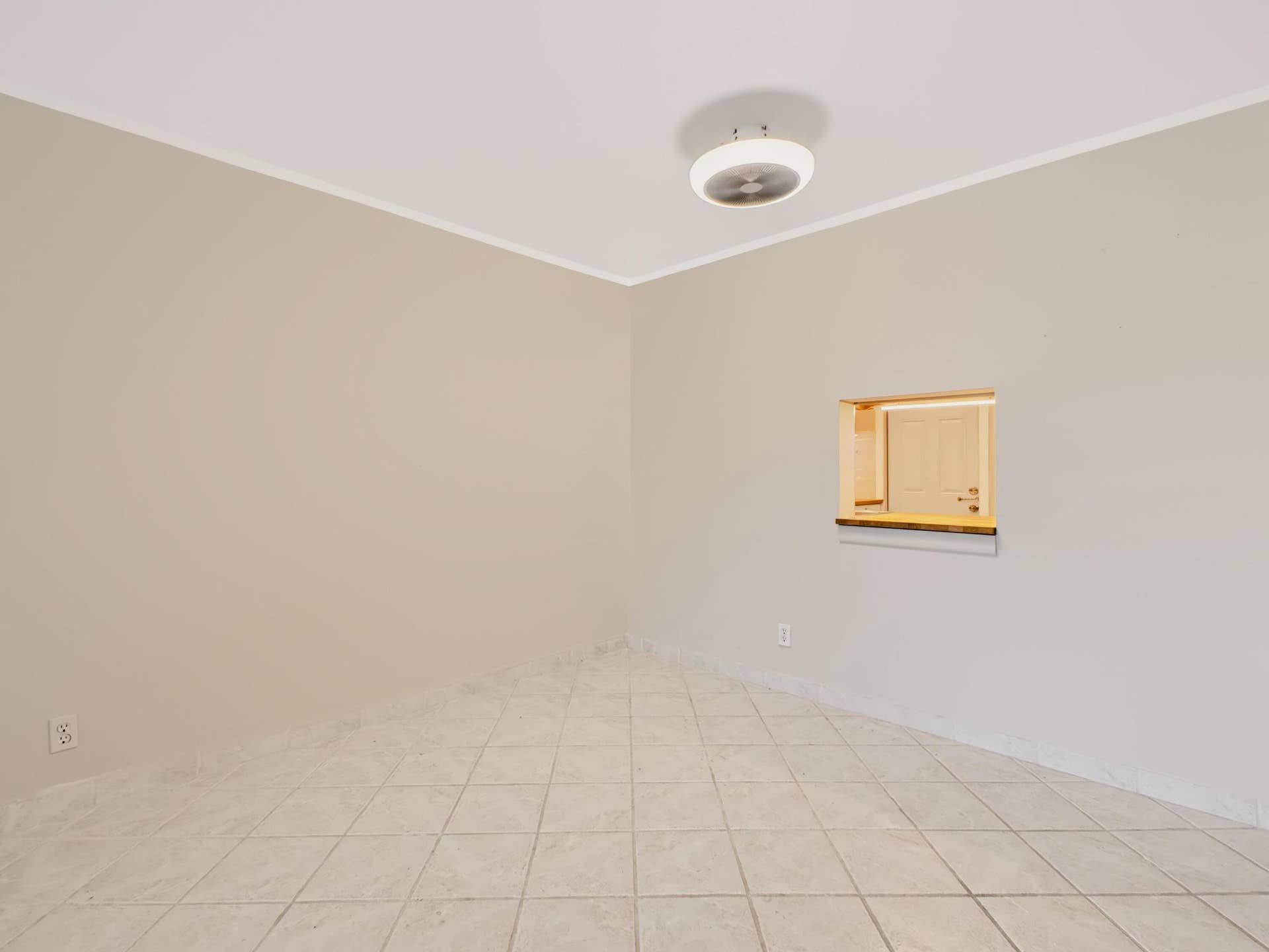 1425 ATLANTIC SHORES Boulevard, #307, Hallandale Beach, FL 33009 Dining