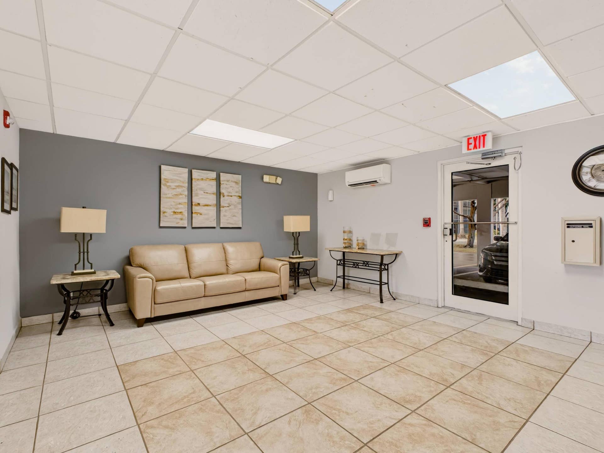 1425 ATLANTIC SHORES Boulevard, #307, Hallandale Beach, FL 33009 Lobby 2