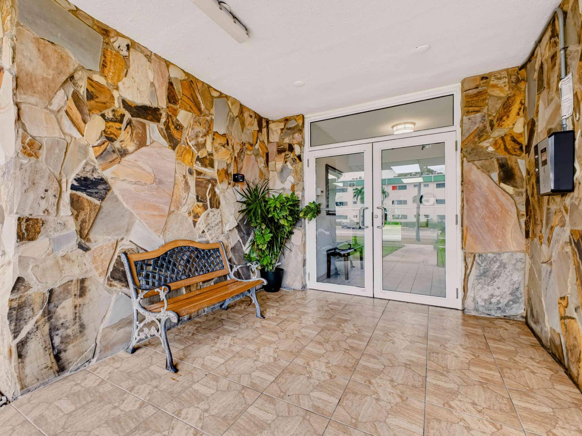 1425 ATLANTIC SHORES Boulevard, #307, Hallandale Beach, FL 33009 Lobby Access
