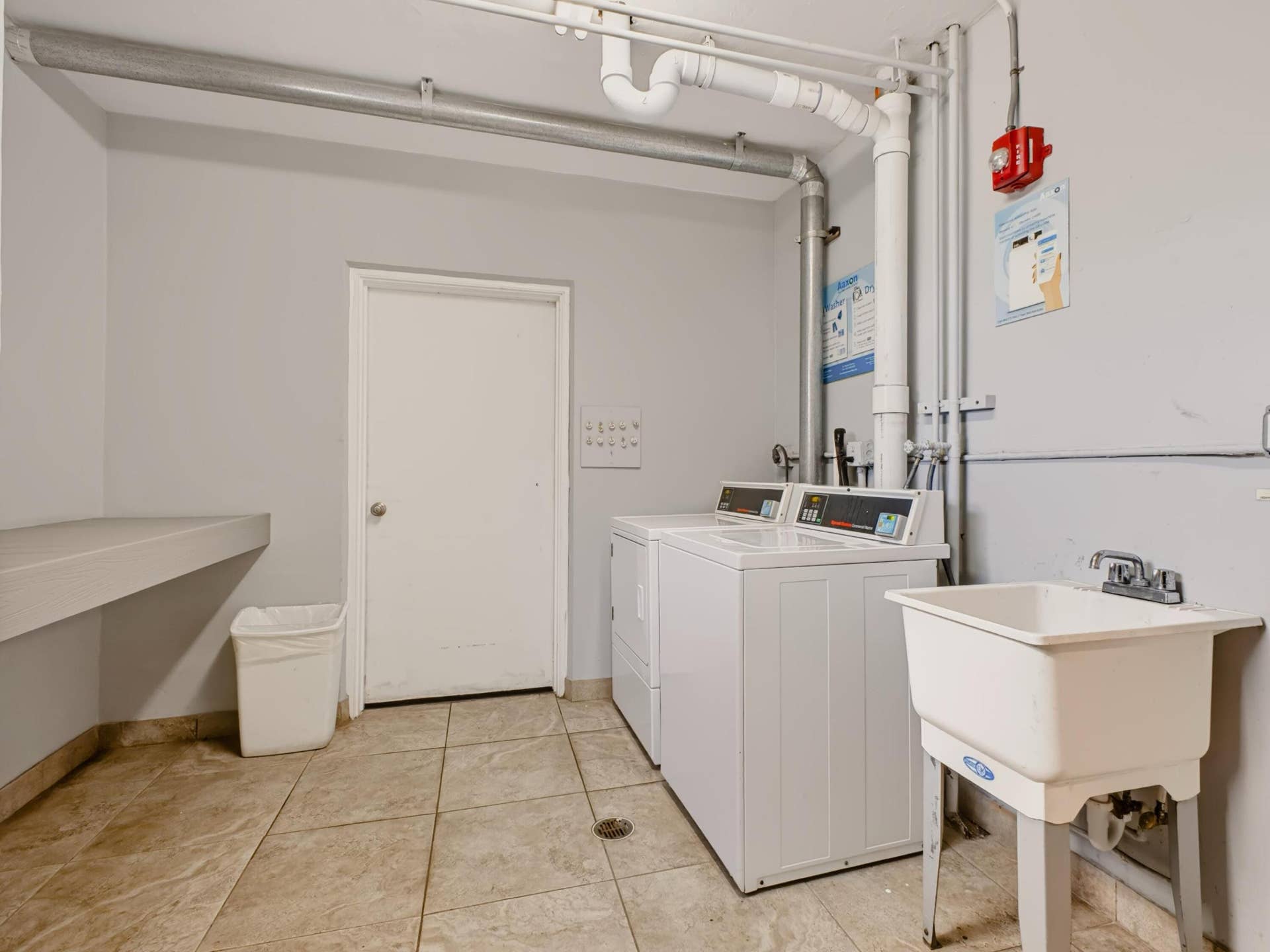 1425 ATLANTIC SHORES Boulevard, #307, Hallandale Beach, FL 33009 Common Laundry