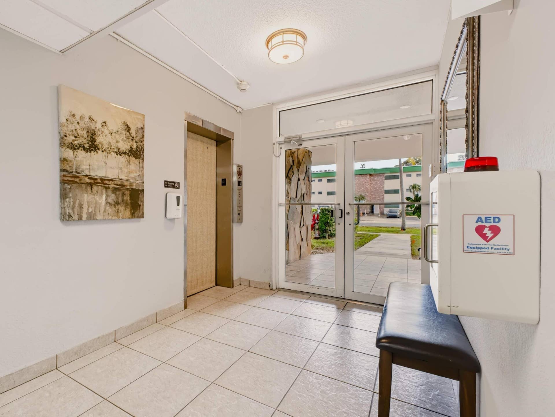 1425 ATLANTIC SHORES Boulevard, #307, Hallandale Beach, FL 33009 Building Entrance Inside