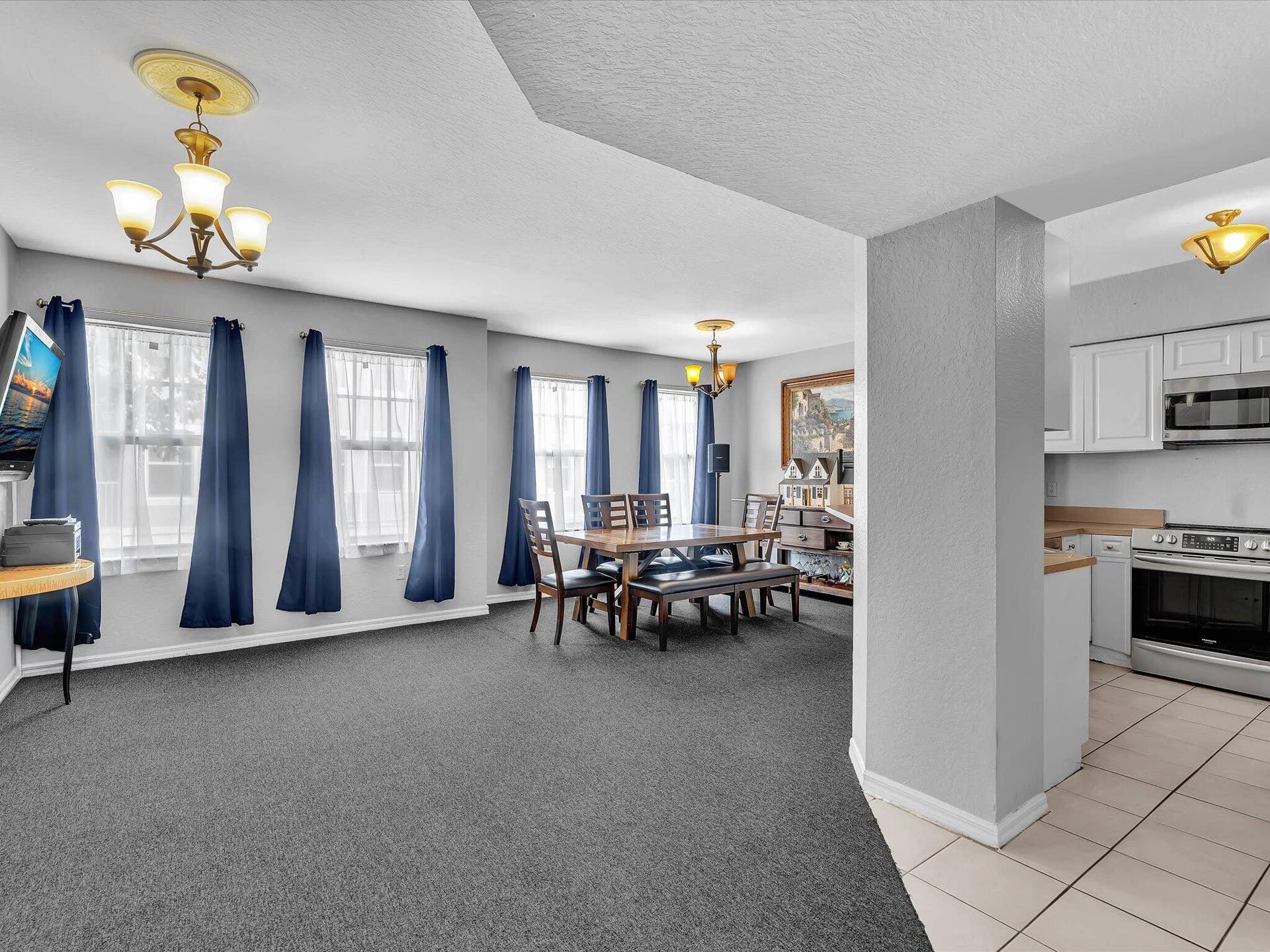 6450 W SAMPLE Road, #6450, Coral Springs, FL 33067 Kitchen and dining Room