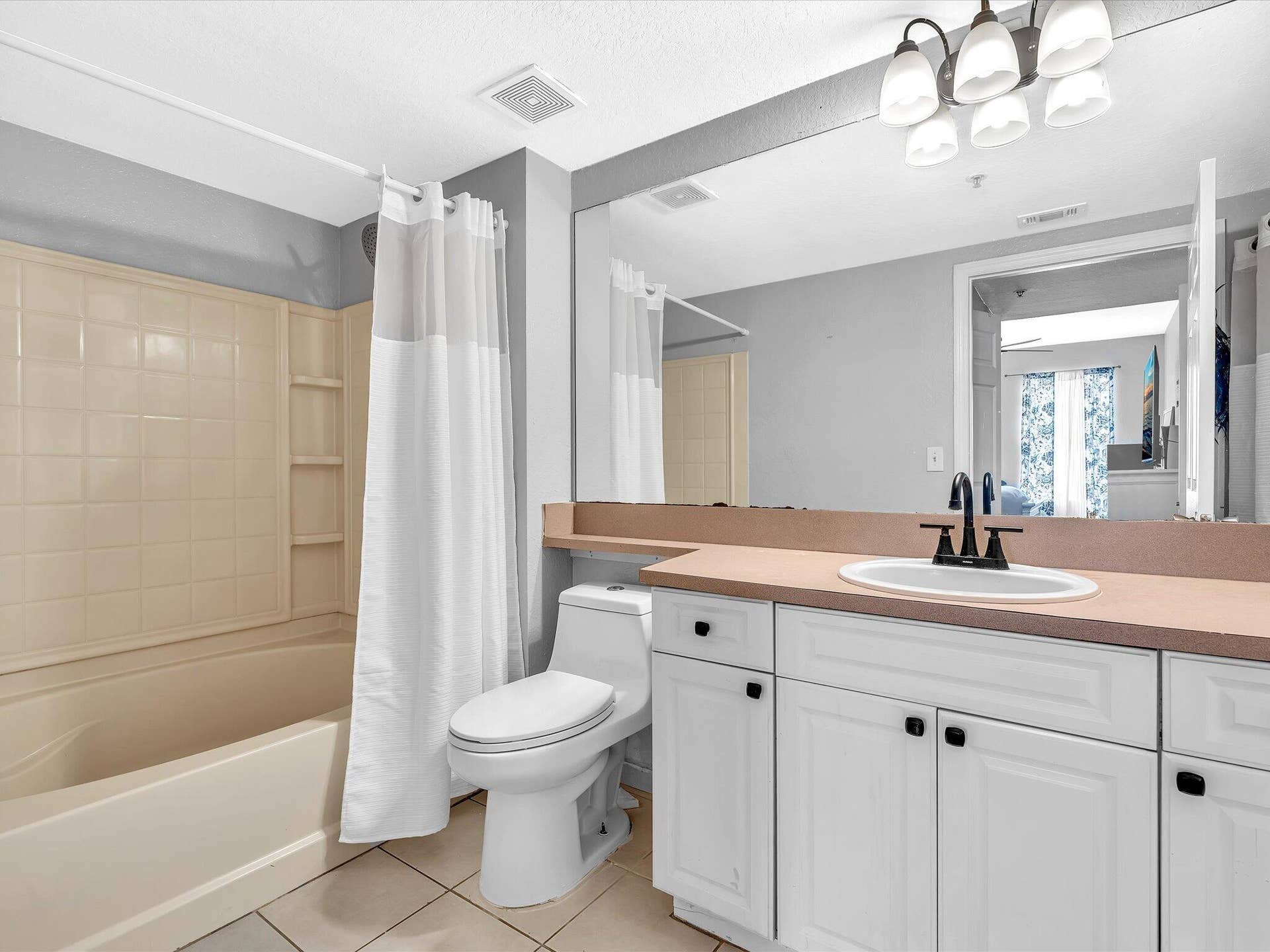 6450 W SAMPLE Road, #6450, Coral Springs, FL 33067 Tub