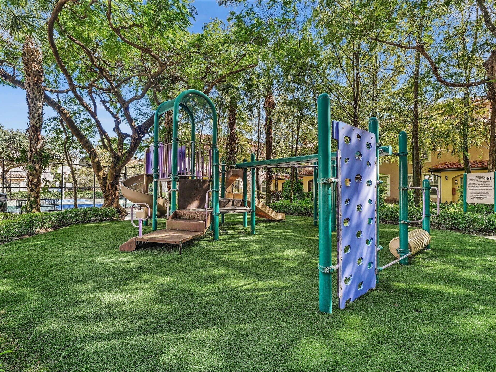 6450 W SAMPLE Road, #6450, Coral Springs, FL 33067 Large Playground