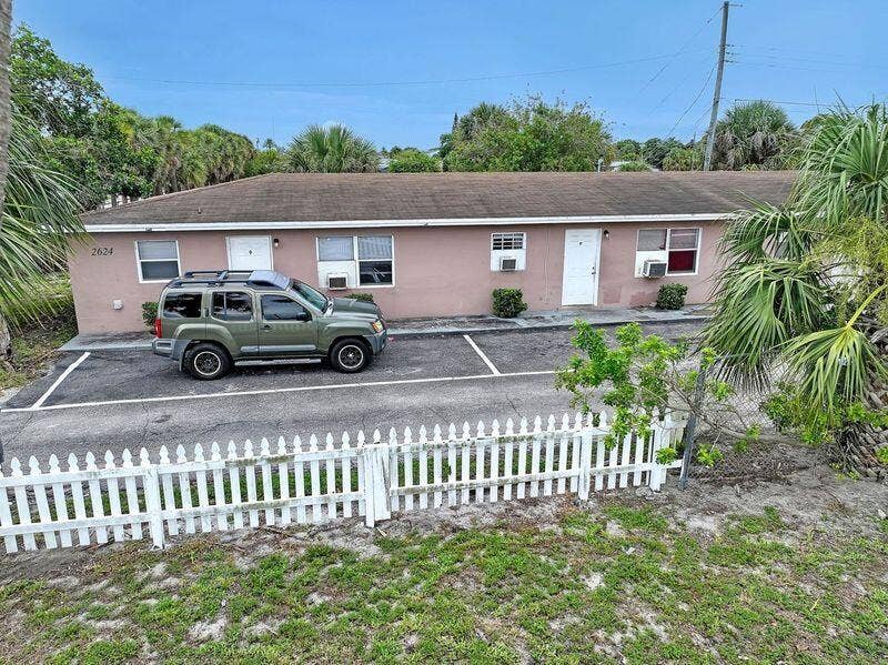 2624 AVENUE S, #M, Riviera Beach, FL 33404 2