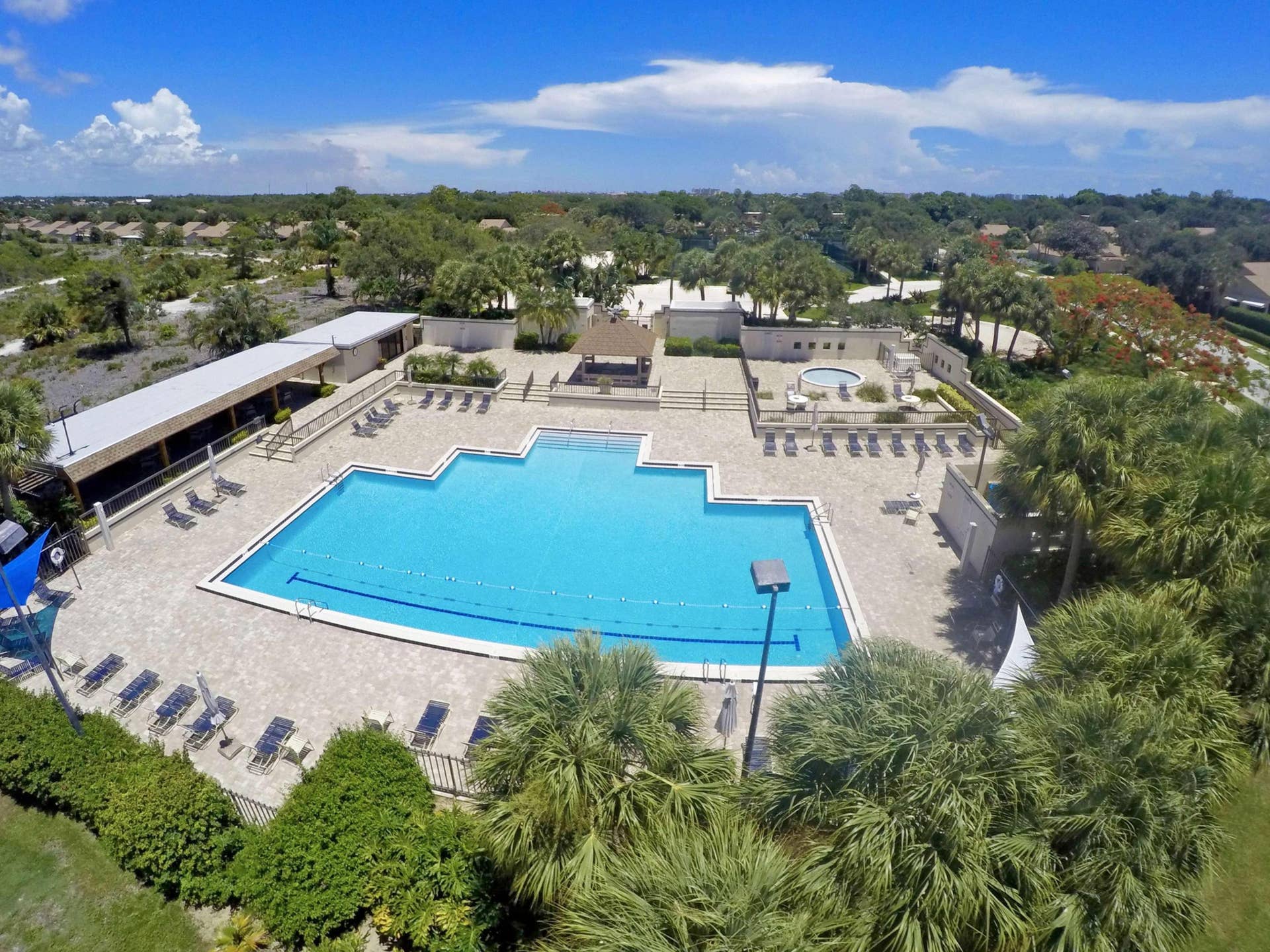 3047 30th Court, Jupiter, FL 33477 Olympic-Size Swimming Pool