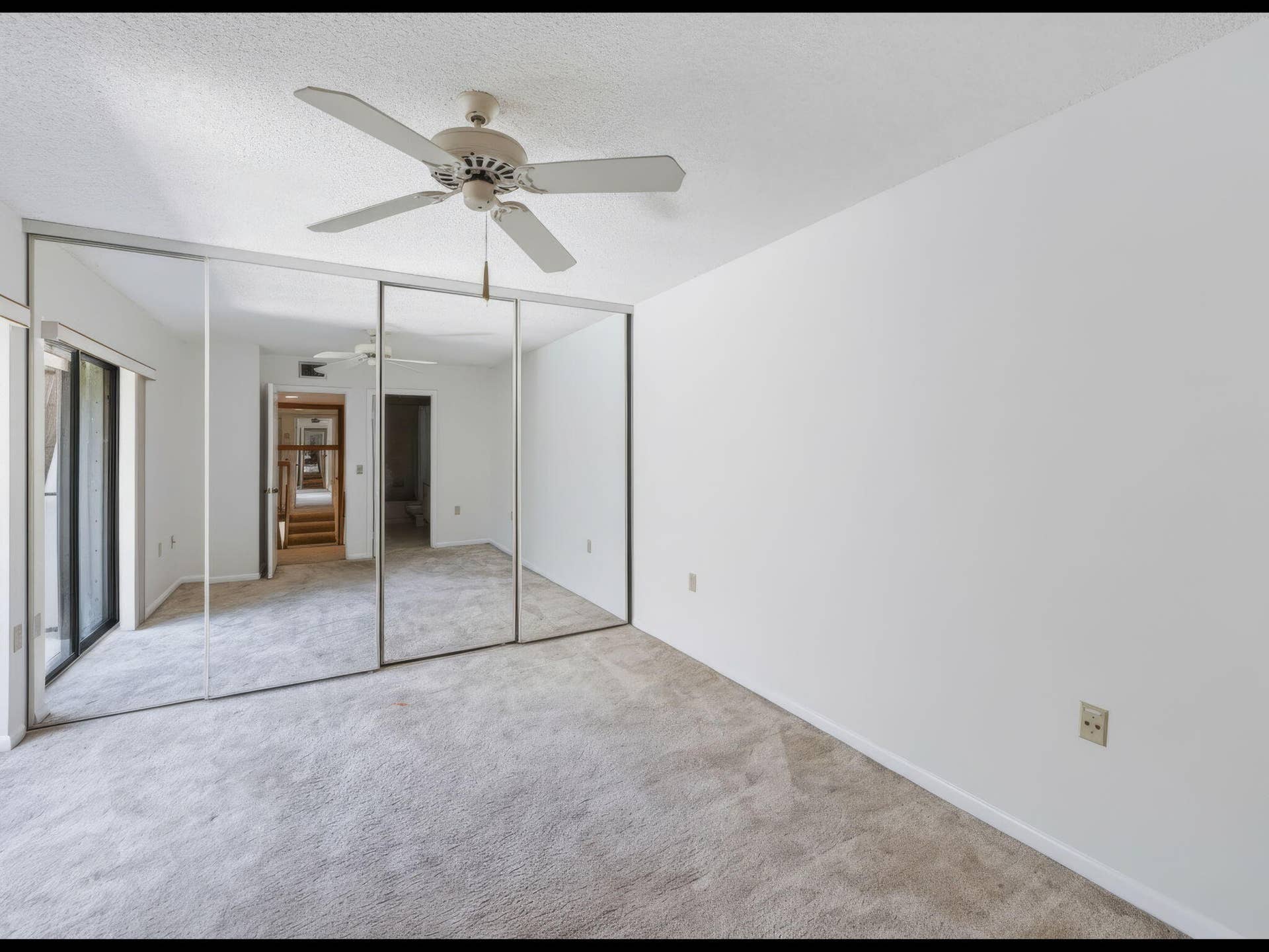 3047 30th Court, Jupiter, FL 33477 22-web-or-mls-3047-30th-ct-021