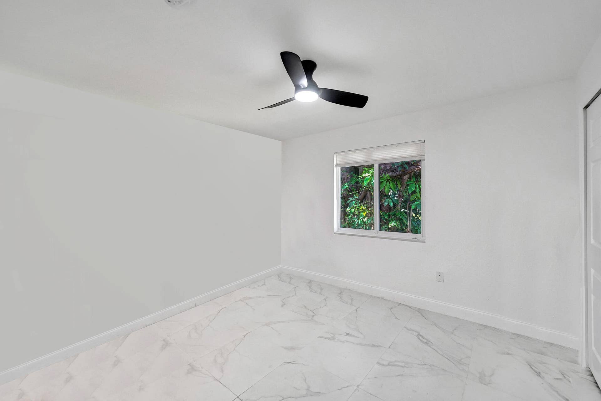 830 NW 19TH Terrace, Fort Lauderdale, FL 33311 DSC09926