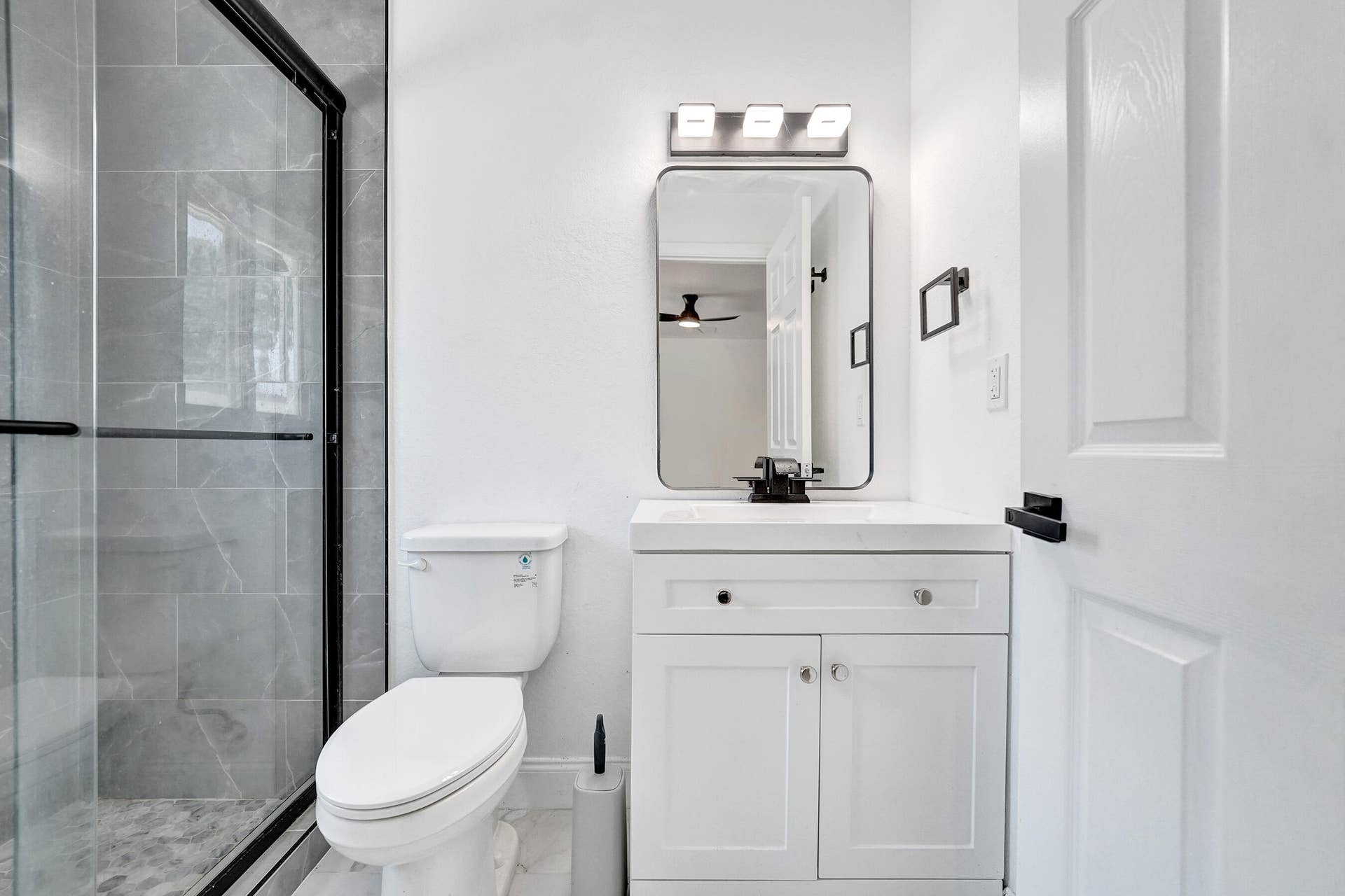 830 NW 19TH Terrace, Fort Lauderdale, FL 33311 DSC09965