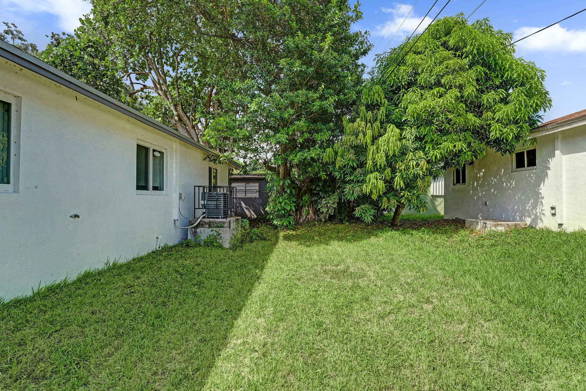 830 NW 19TH Terrace, Fort Lauderdale, FL 33311 DSC09884