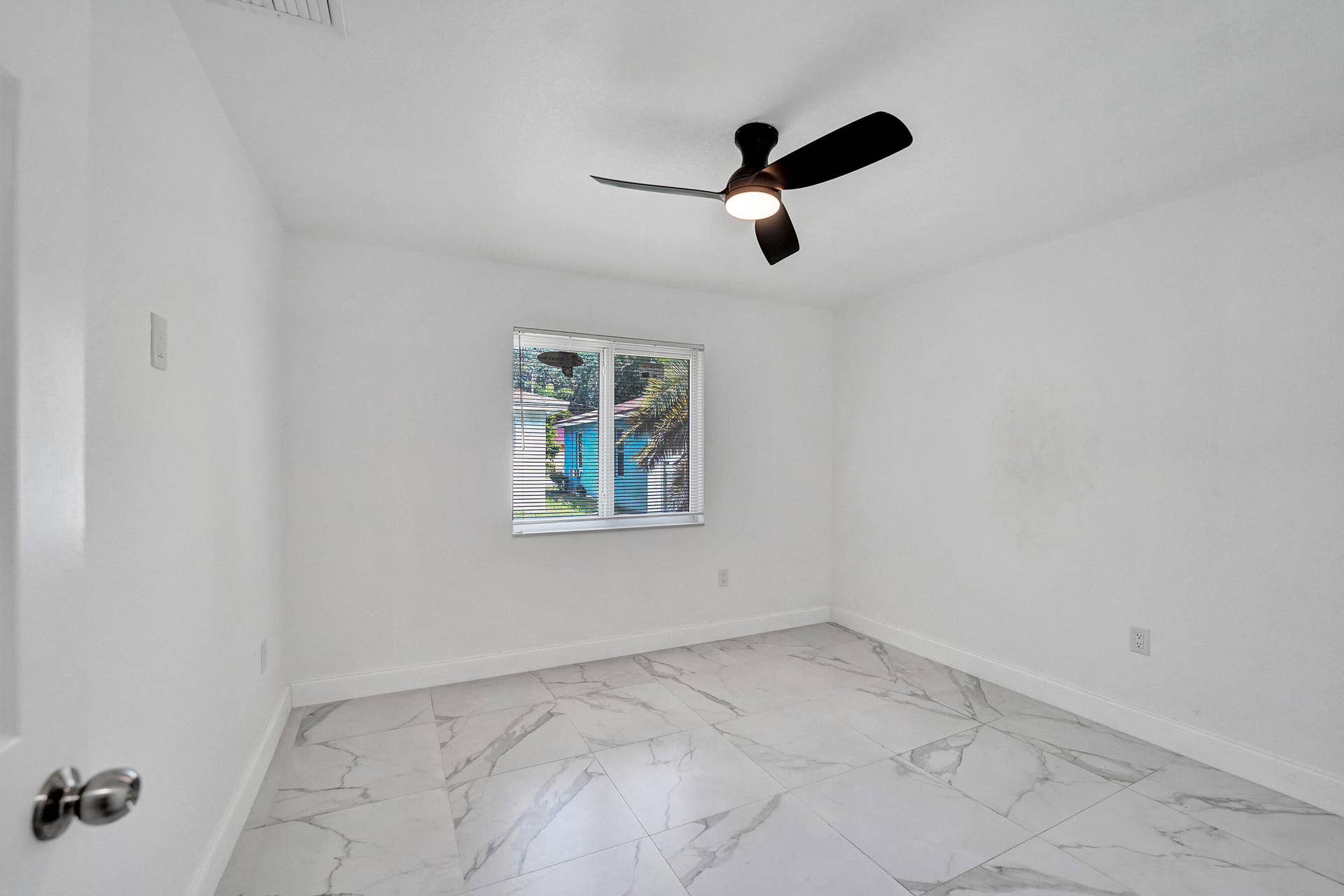 830 NW 19TH Terrace, Fort Lauderdale, FL 33311 DSC09938