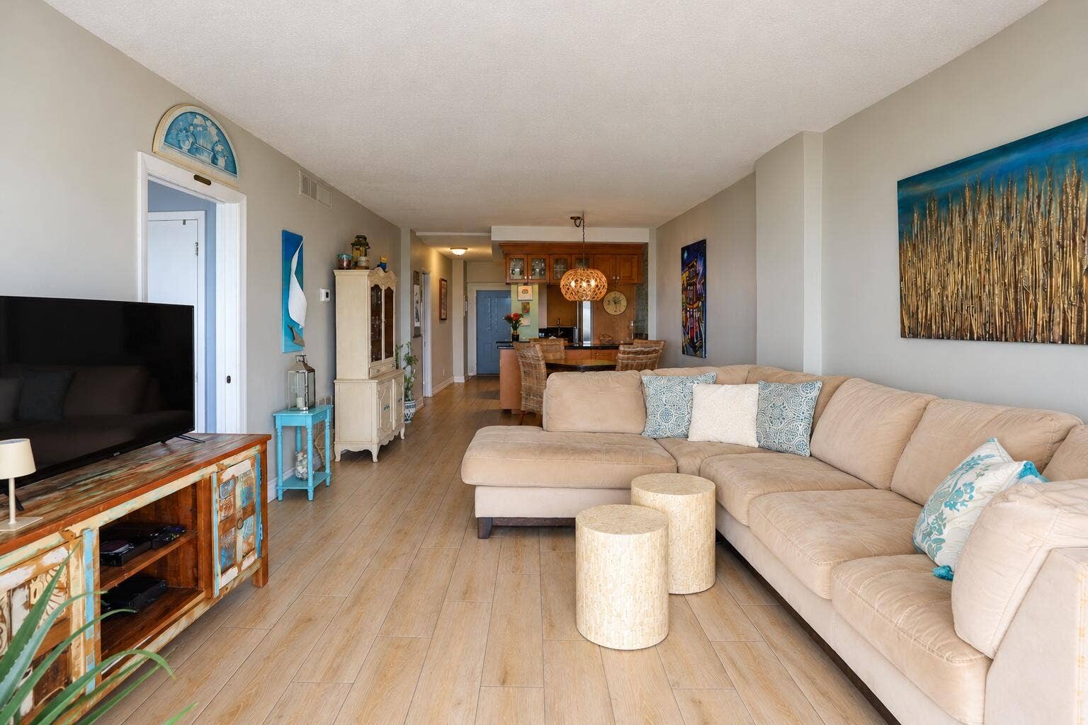 710 N OCEAN Boulevard, #307, Pompano Beach, FL 33062 2. Living Room 4