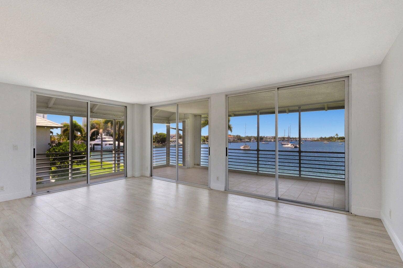 1071 SUGAR SANDS Boulevard, #7, Singer Island, Singer Island, FL 33404 LIVING ROOM