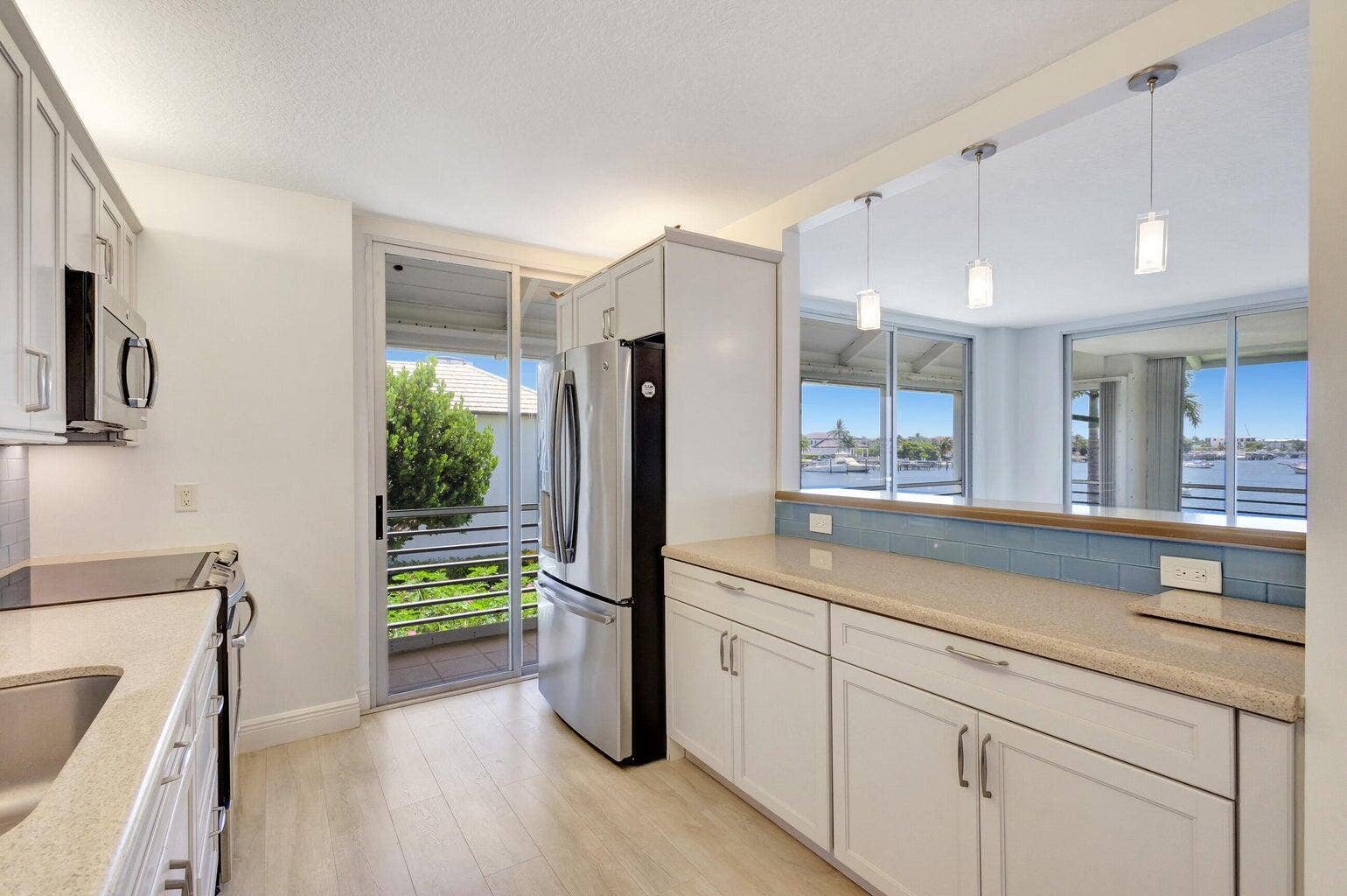 1071 SUGAR SANDS Boulevard, #7, Singer Island, Singer Island, FL 33404 KITCHEN