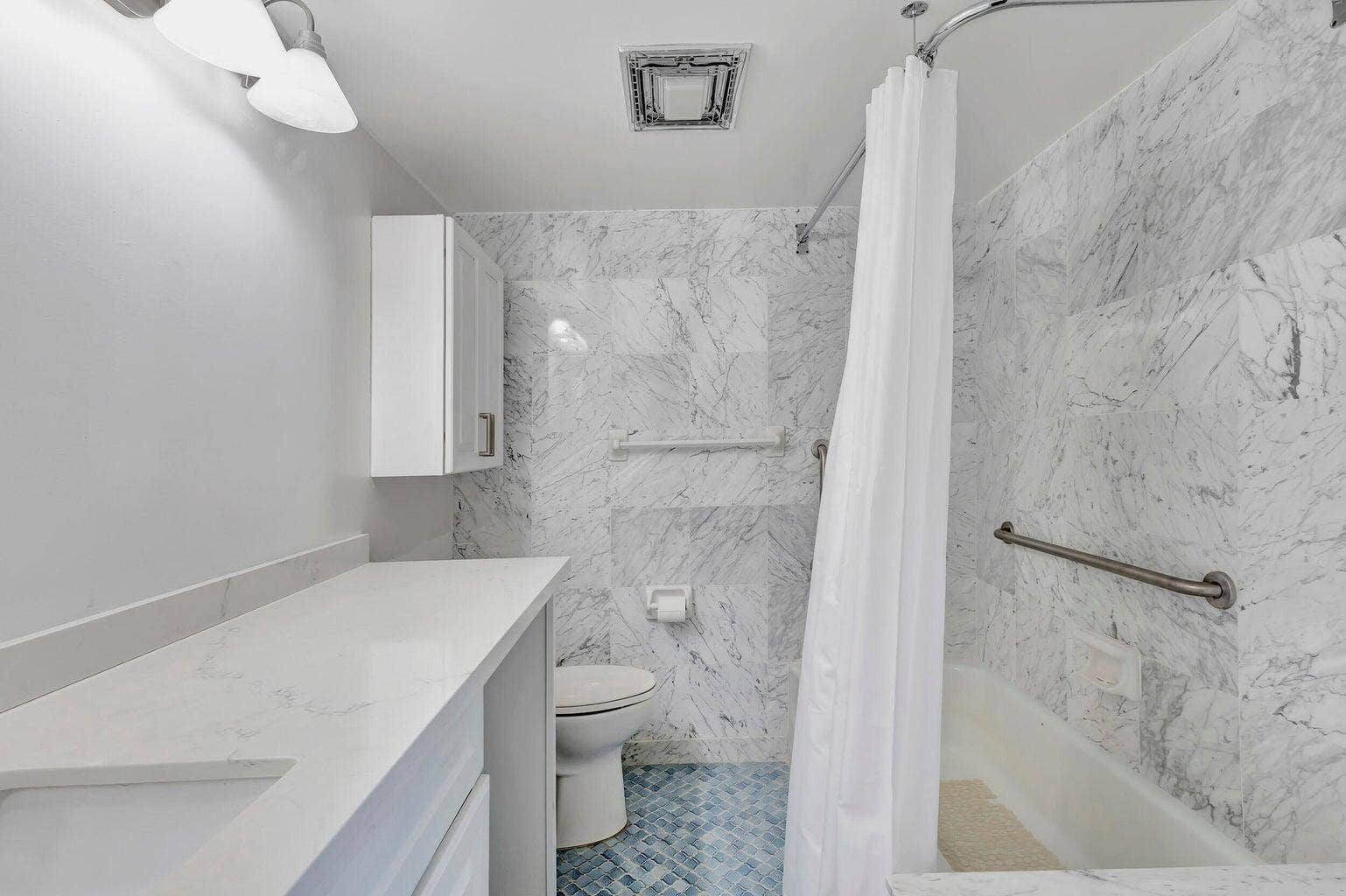 1071 SUGAR SANDS Boulevard, #7, Singer Island, Singer Island, FL 33404 MASTER BATH