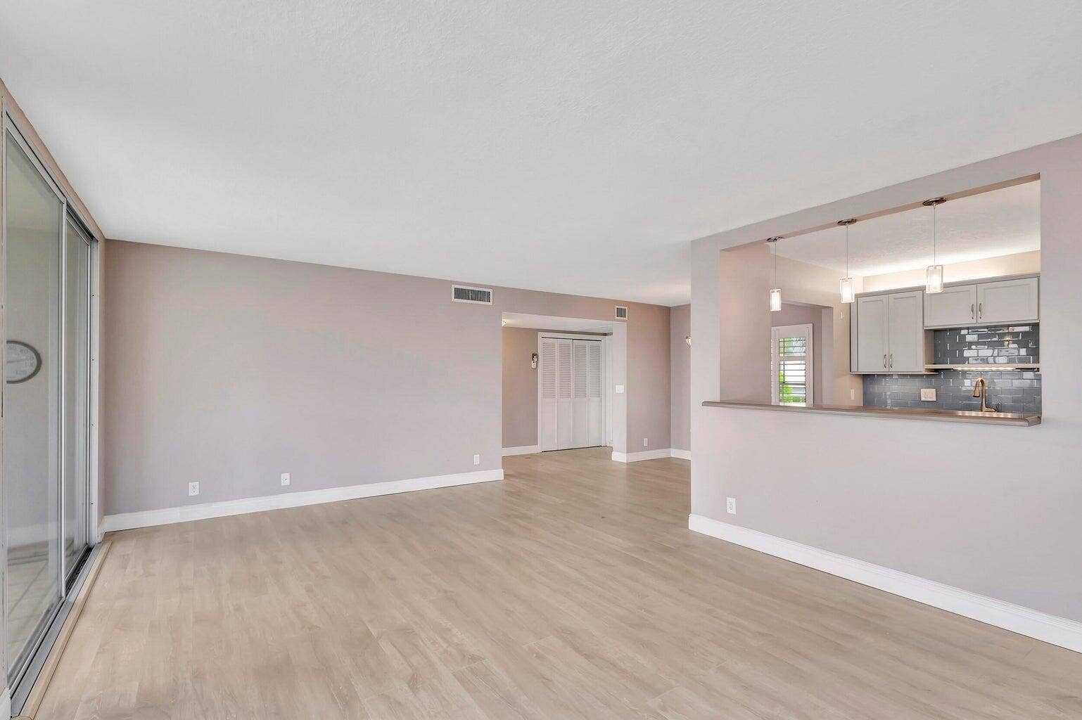 1071 SUGAR SANDS Boulevard, #7, Singer Island, Singer Island, FL 33404 LIVING ROOM
