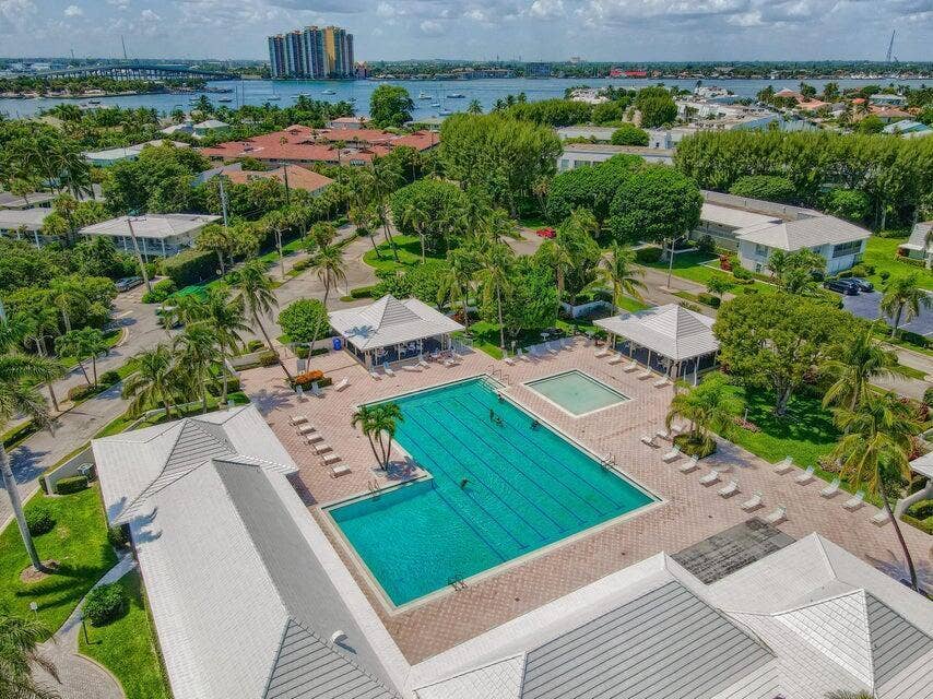 HEATED POOL