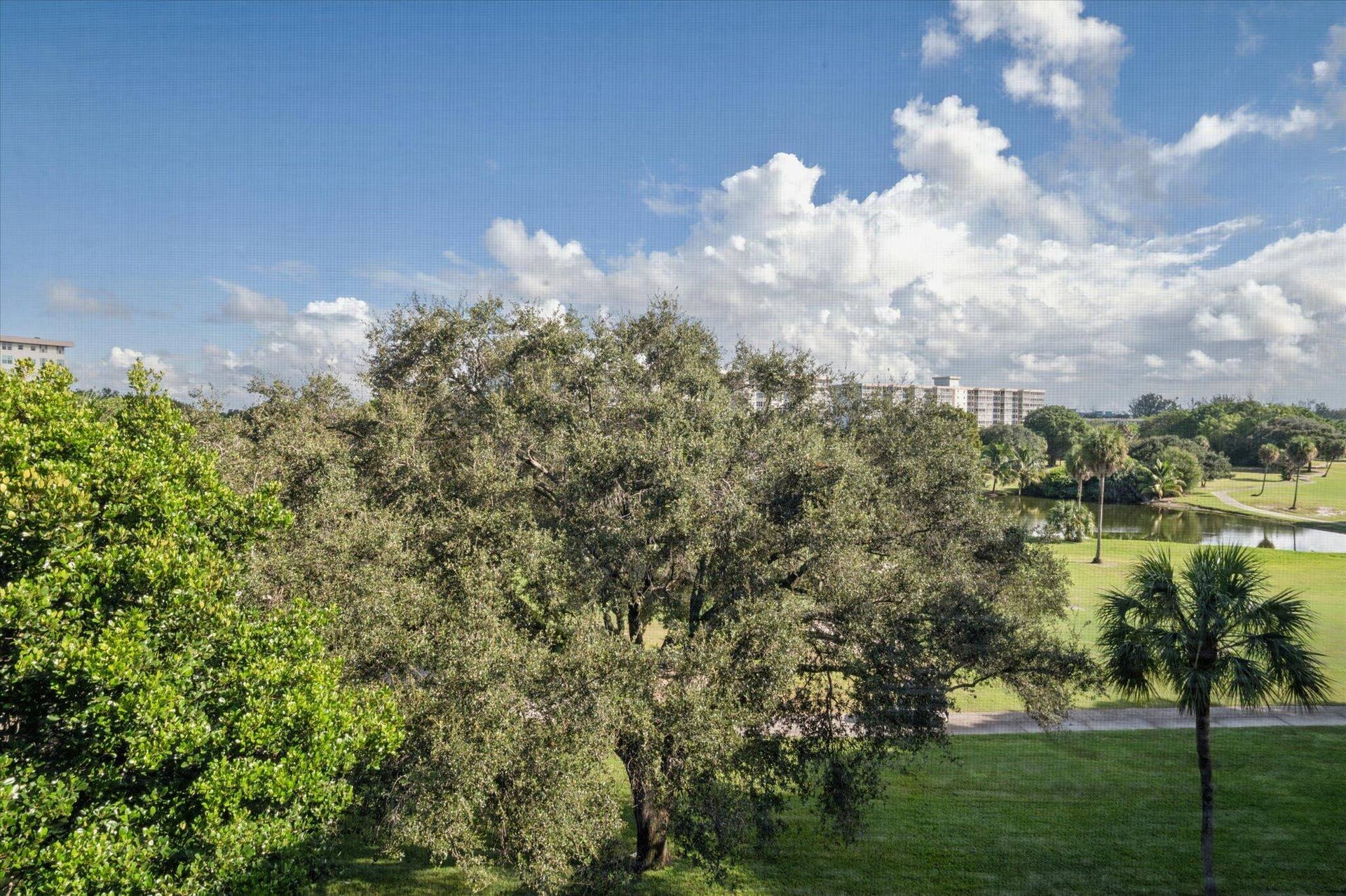3900 OAKS CLUBHOUSE Drive, #508, Pompano Beach, FL 33069 9 C 3900 O Waterview