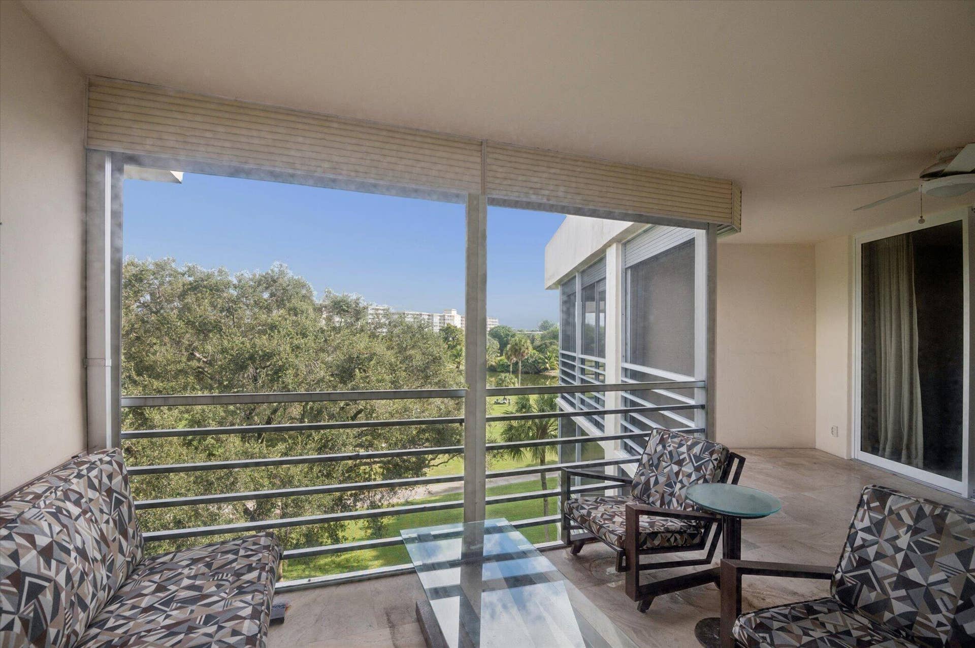 3900 OAKS CLUBHOUSE Drive, #508, Pompano Beach, FL 33069 9 A 3900 O Patio