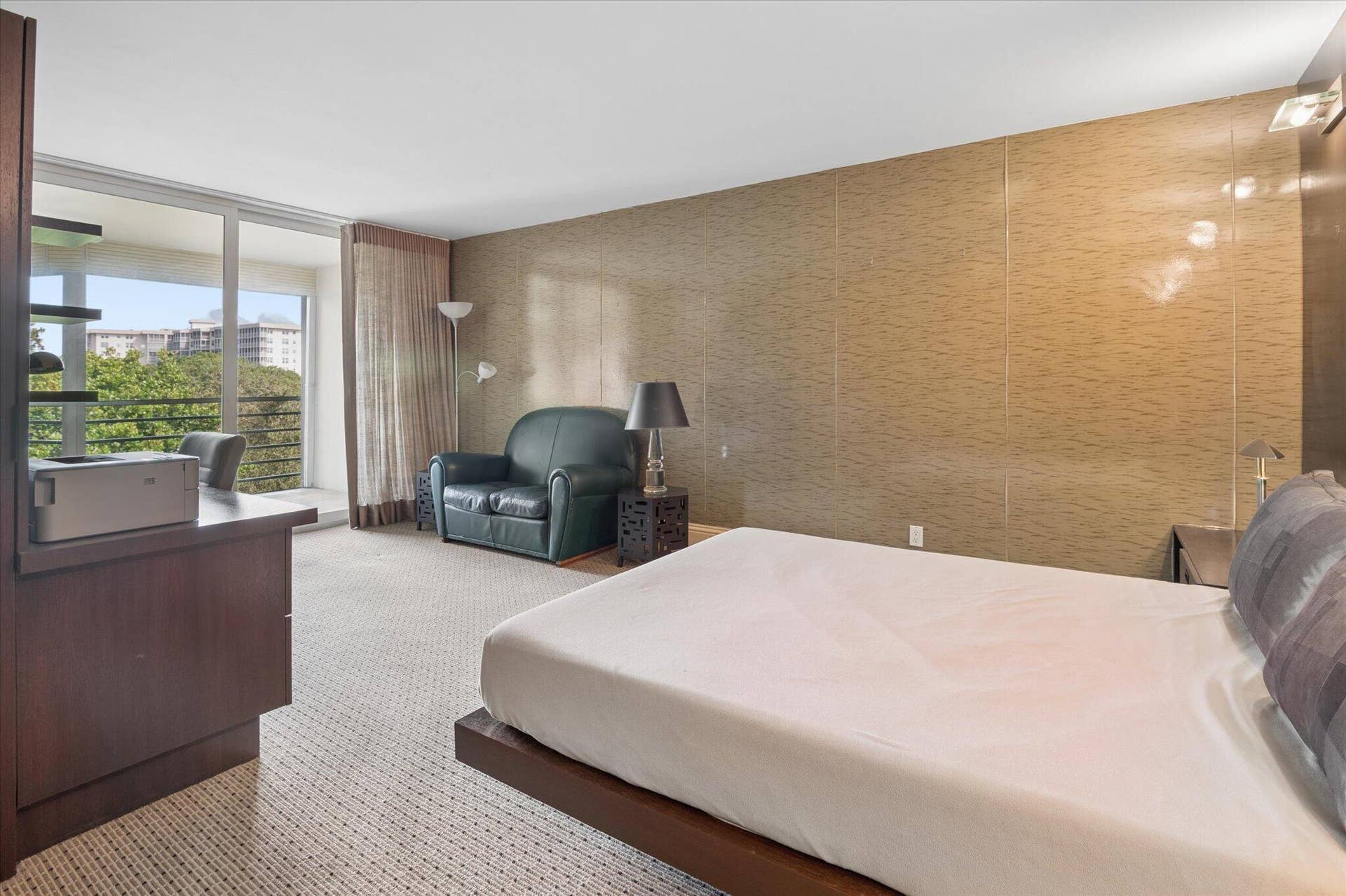 3900 OAKS CLUBHOUSE Drive, #508, Pompano Beach, FL 33069 8 A 3900 O Prim Suite 2