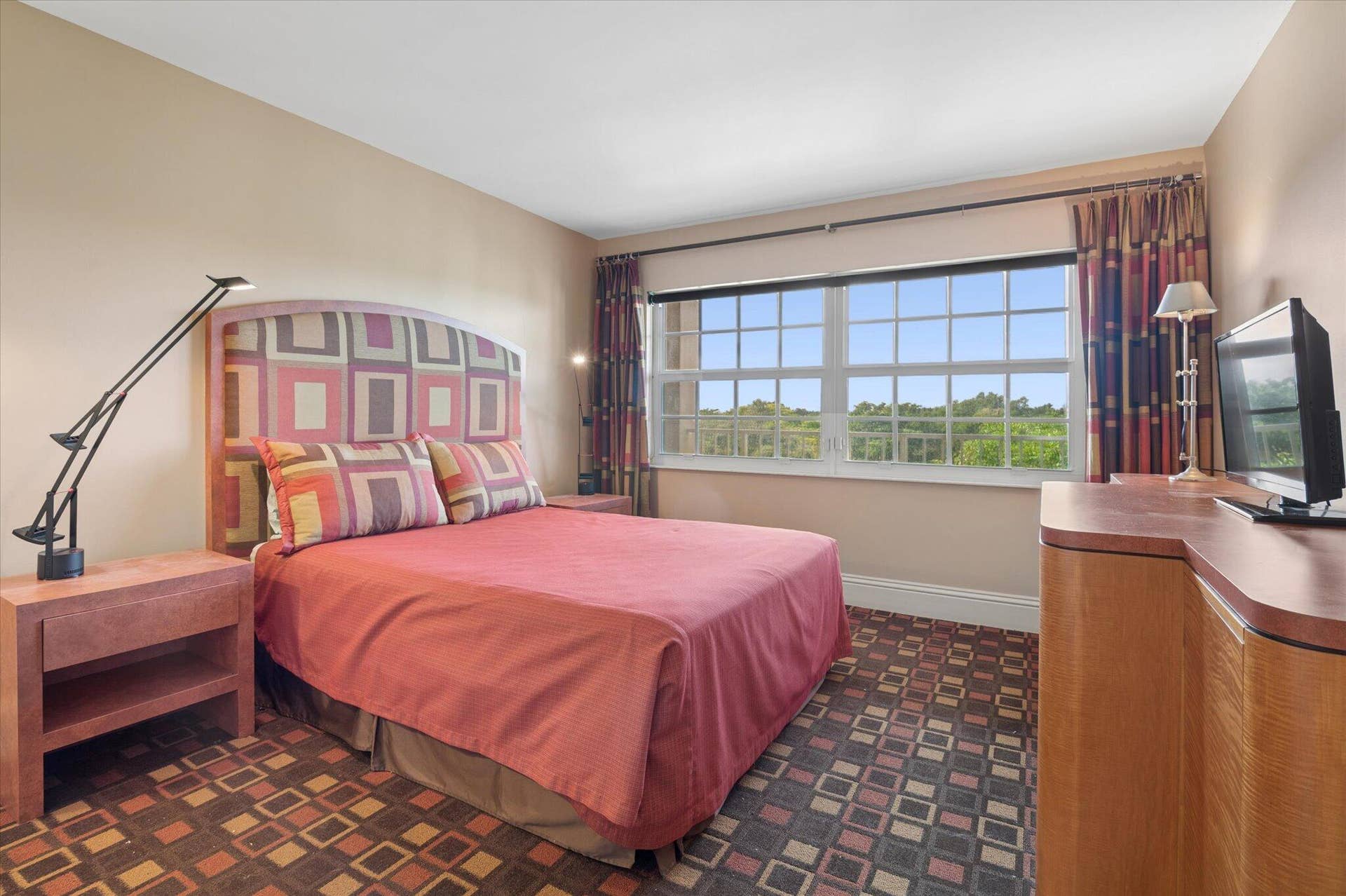 3900 OAKS CLUBHOUSE Drive, #508, Pompano Beach, FL 33069 8 G 3900 O Guest Bed 1