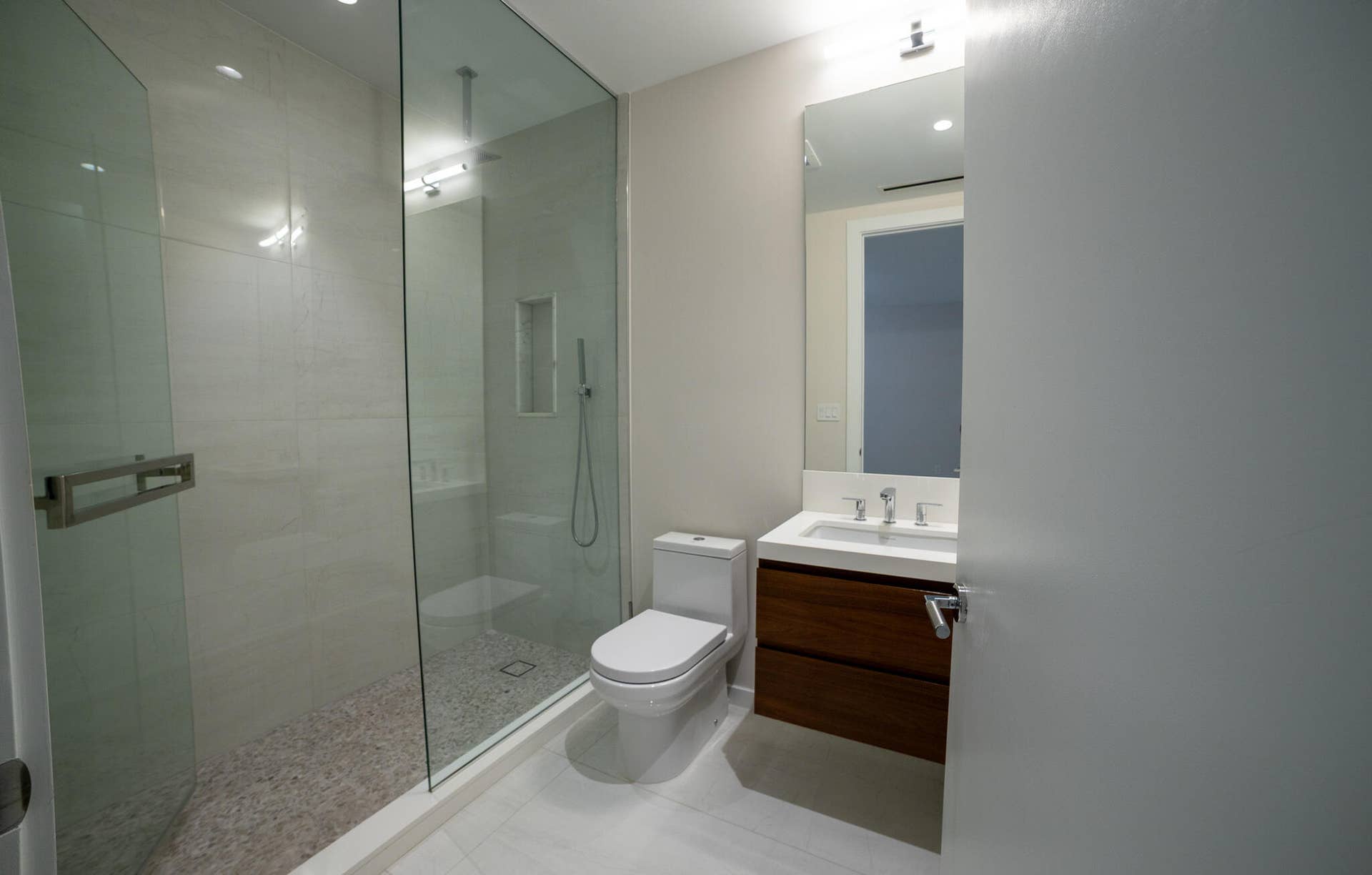 200 SE Mizner Boulevard, #503, Boca Raton, FL 33432 Bathroom 3