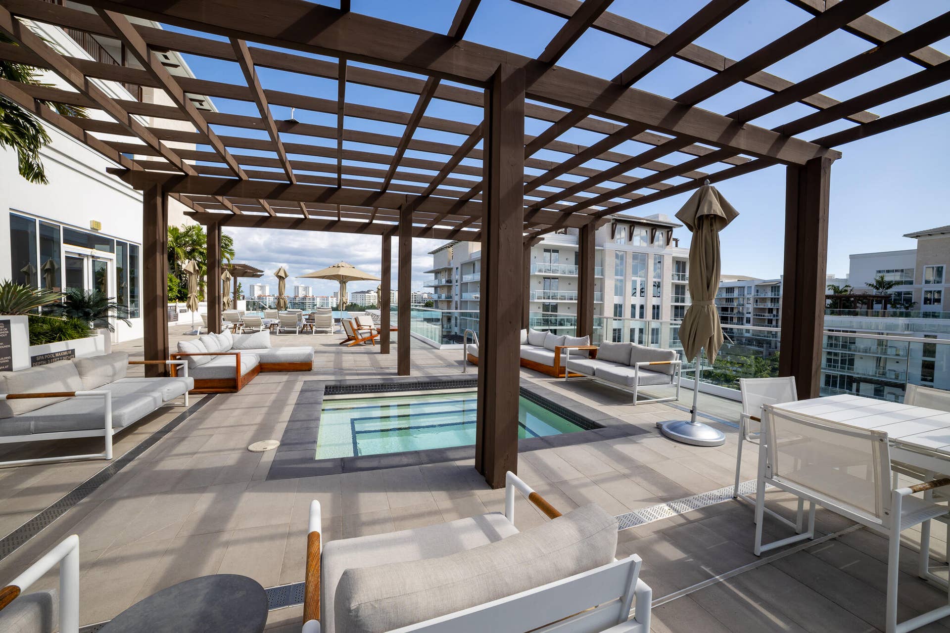 200 SE Mizner Boulevard, #503, Boca Raton, FL 33432 Rooftop Hot Tub