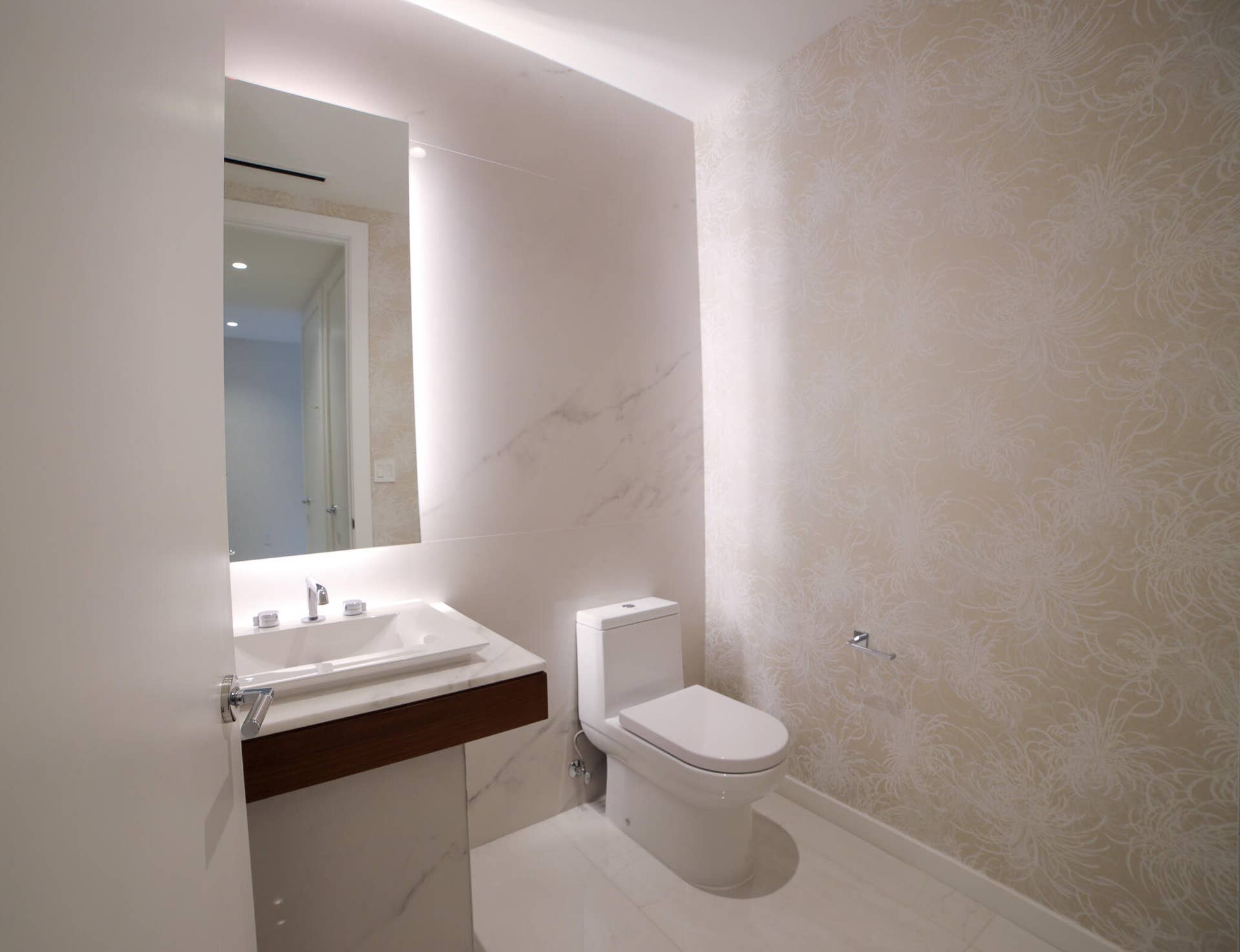200 SE Mizner Boulevard, #503, Boca Raton, FL 33432 Bathroom 4