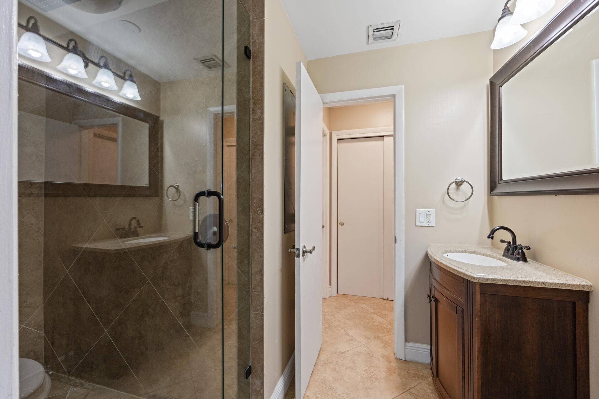 4661 NW 13TH Avenue, Deerfield Beach, FL 33064 Bathroom 2