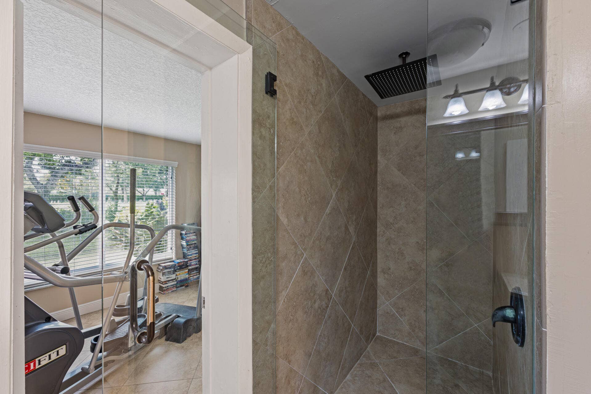 4661 NW 13TH Avenue, Deerfield Beach, FL 33064 Bathroom 2