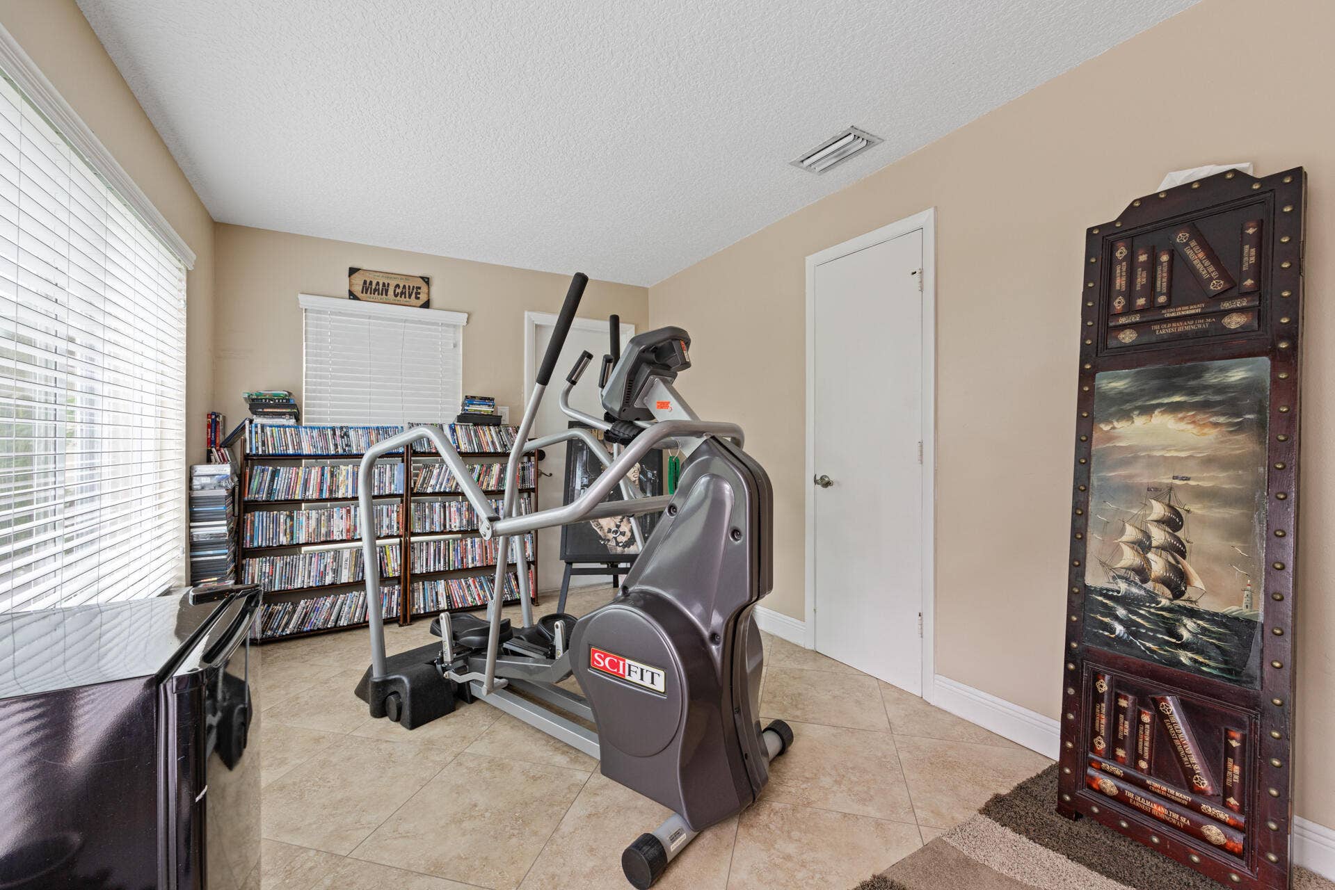 4661 NW 13TH Avenue, Deerfield Beach, FL 33064 Den
