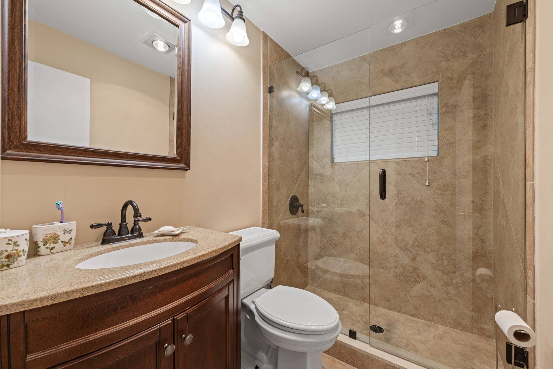 4661 NW 13TH Avenue, Deerfield Beach, FL 33064 Bathroom 1