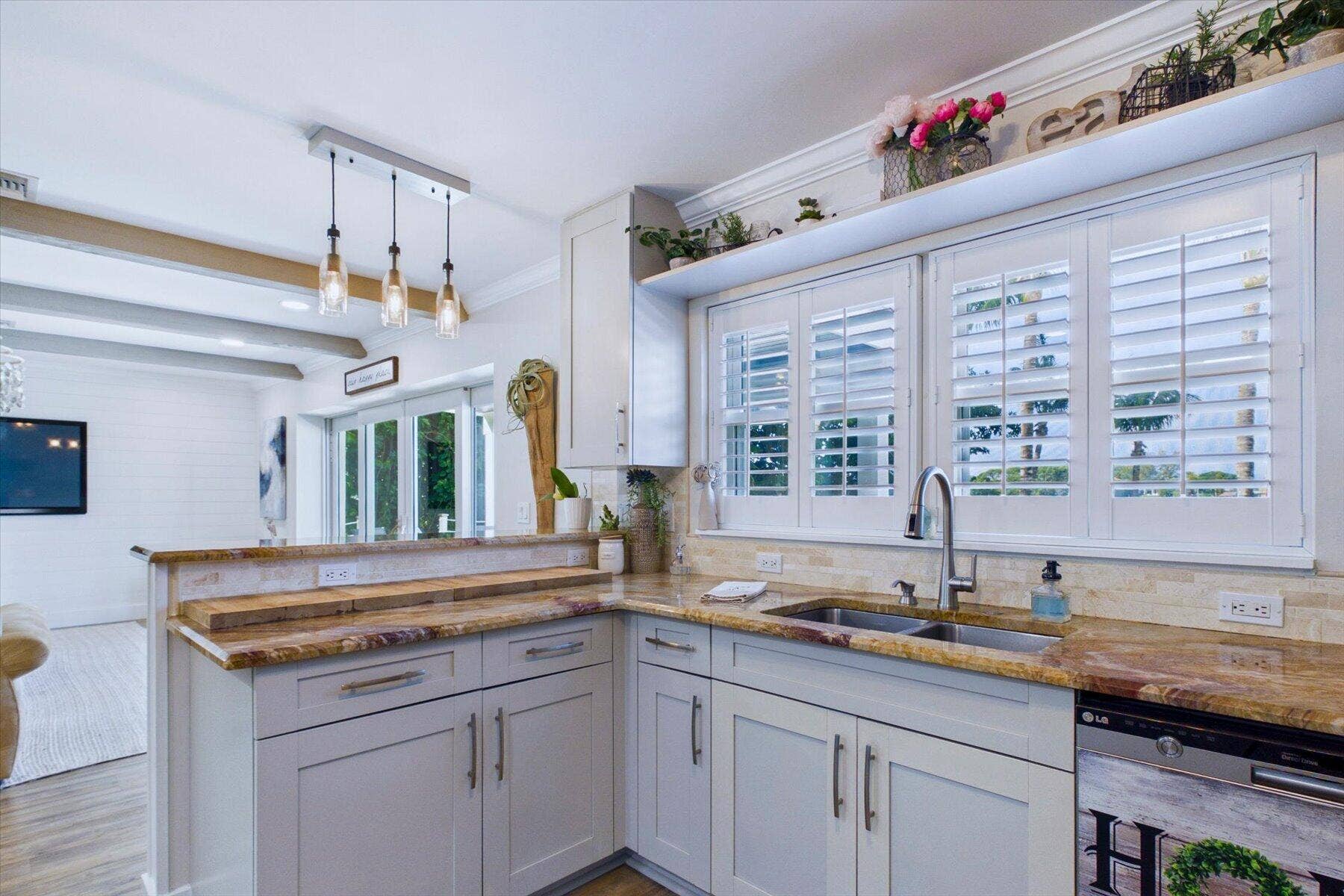 2092 CIRCLE PLACE Drive, Lake Worth, FL 33462 Plantation shutters