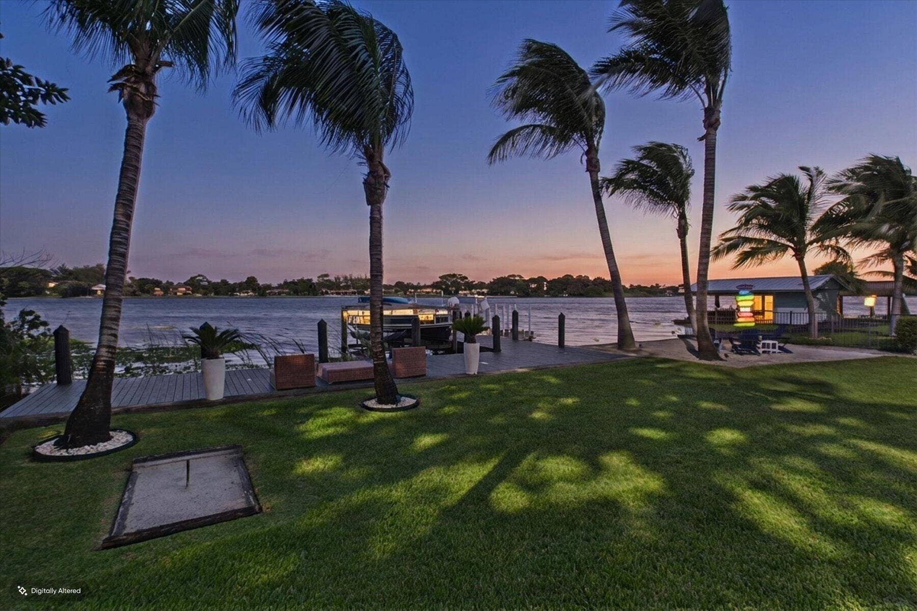 2092 CIRCLE PLACE Drive, Lake Worth, FL 33462 Horseshoe throwing pits.