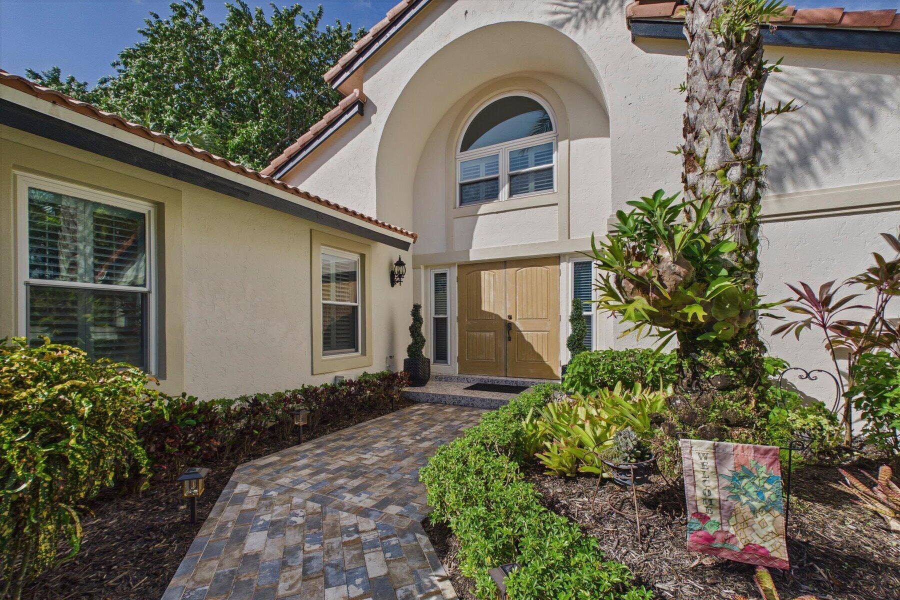 2092 CIRCLE PLACE Drive, Lake Worth, FL 33462 Front Entry