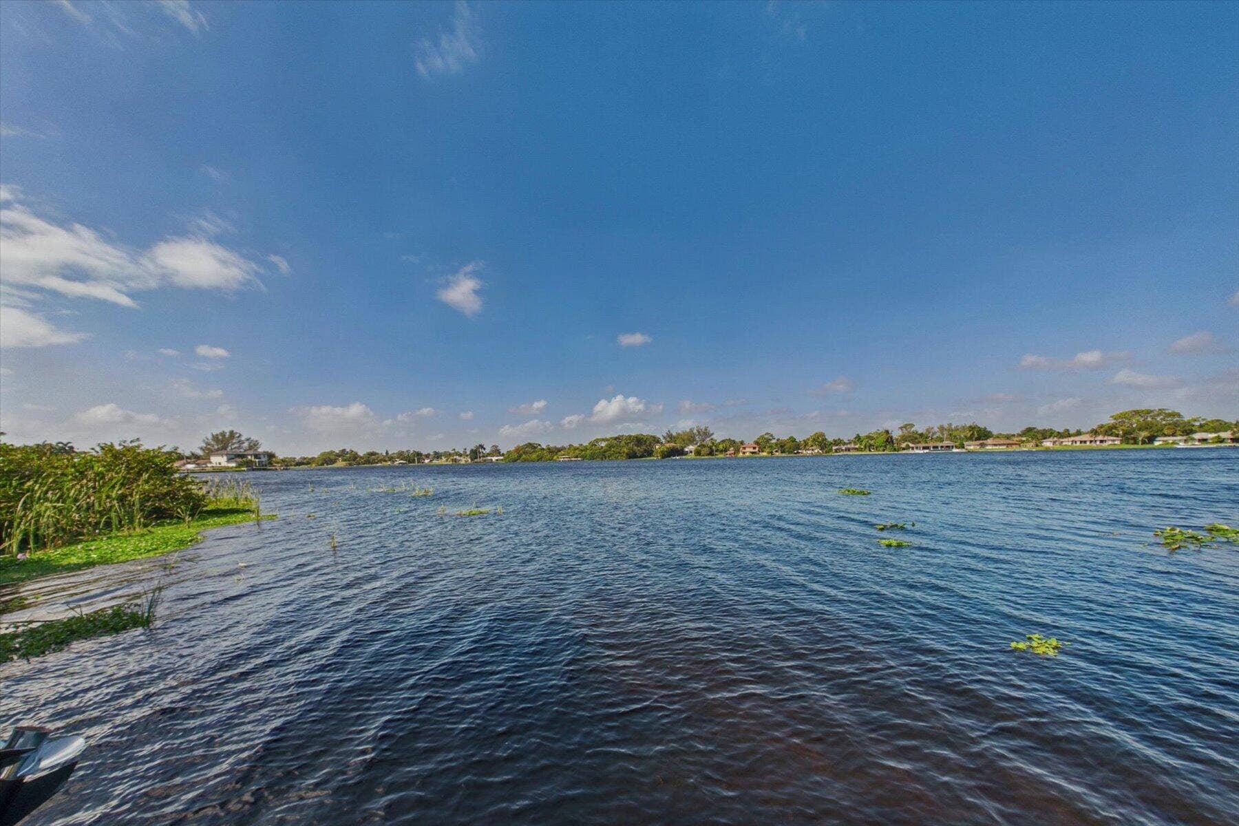 2092 CIRCLE PLACE Drive, Lake Worth, FL 33462 Wide Water Lake Osborne