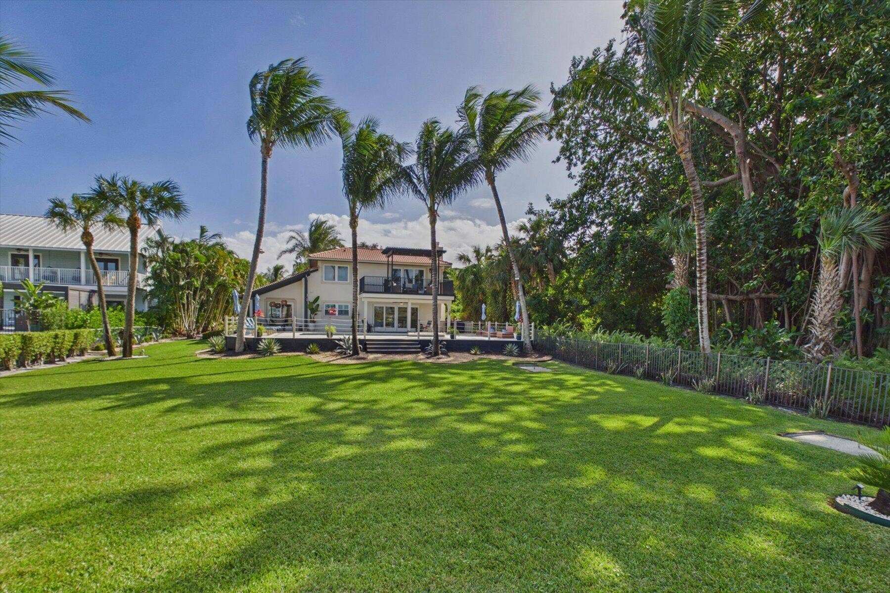 2092 CIRCLE PLACE Drive, Lake Worth, FL 33462 70-Rear of Home