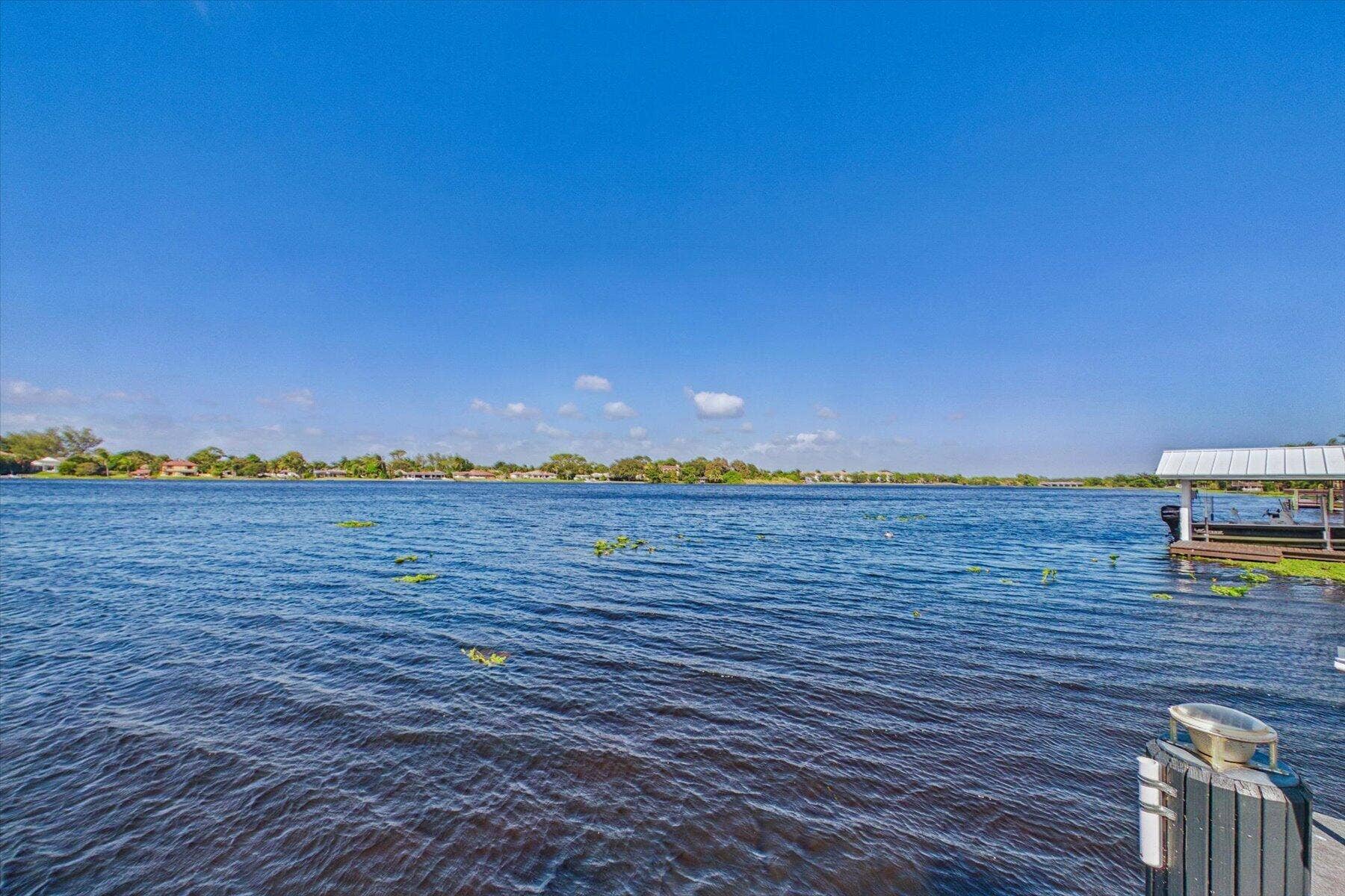 2092 CIRCLE PLACE Drive, Lake Worth, FL 33462 Bass fishing, boating and recreation throughout Lake Osborne's interconnected freshwater lake system