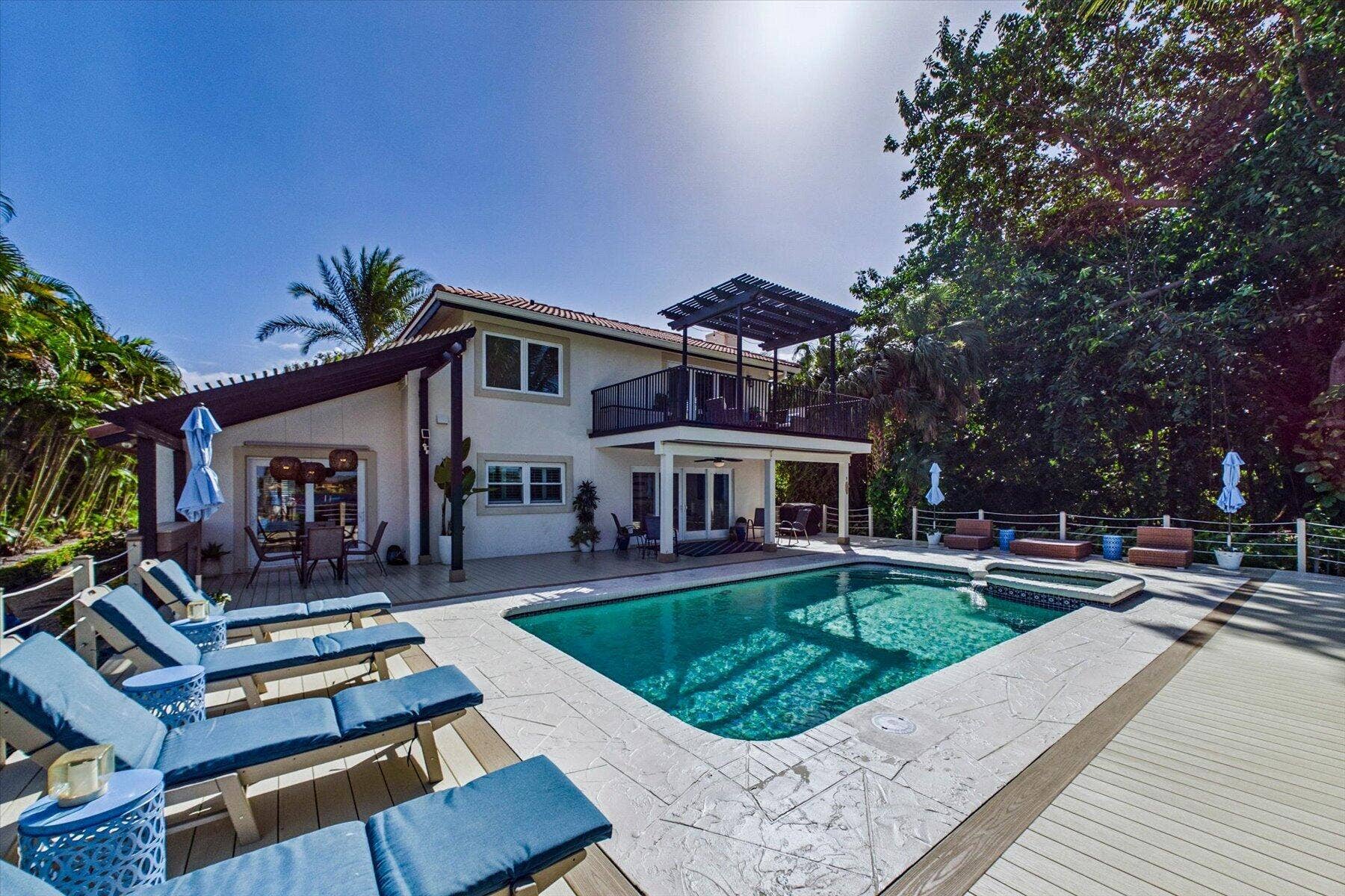 2092 CIRCLE PLACE Drive, Lake Worth, FL 33462 Rear of Home